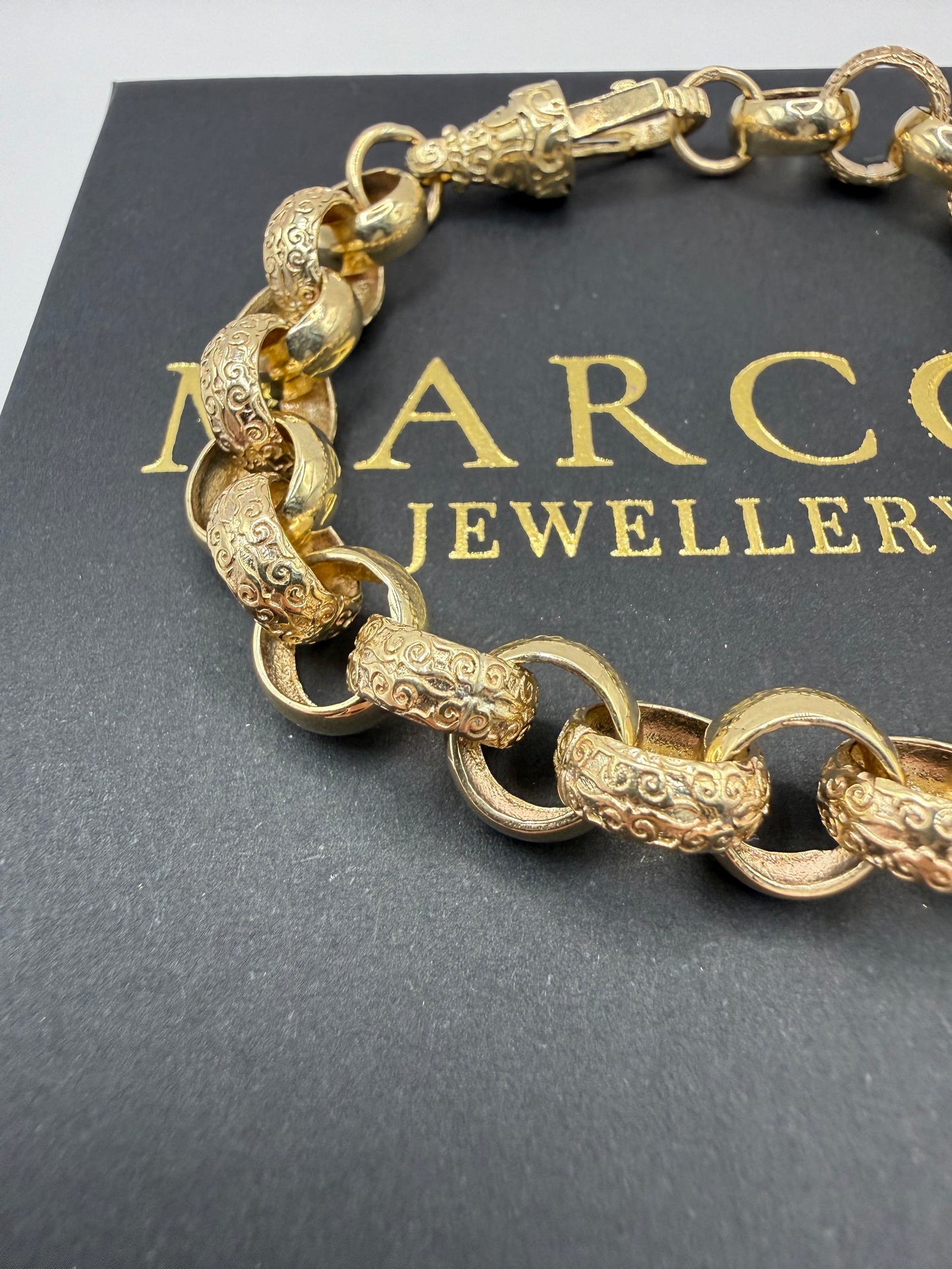 9ct Gold Belcher Bracelet 8.5" 11mm 23.7g