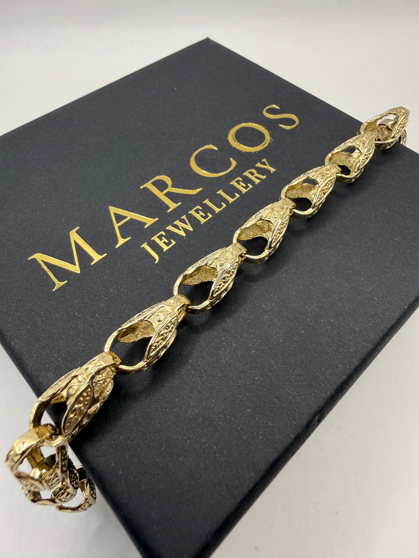 9ct Gold Tulip Bracelet 8.25" 8mm 20.4g