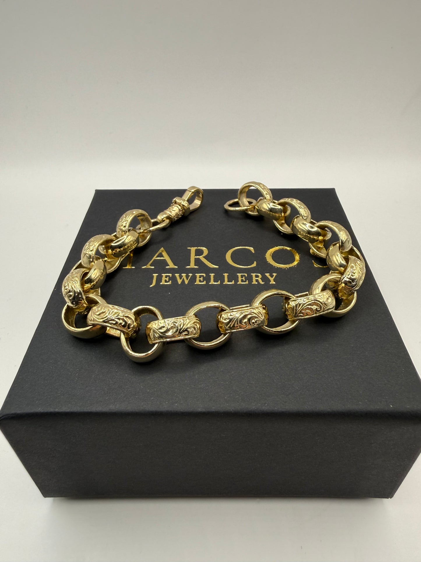 9ct Gold Belcher Bracelet 9.25" 12mm 49.89g