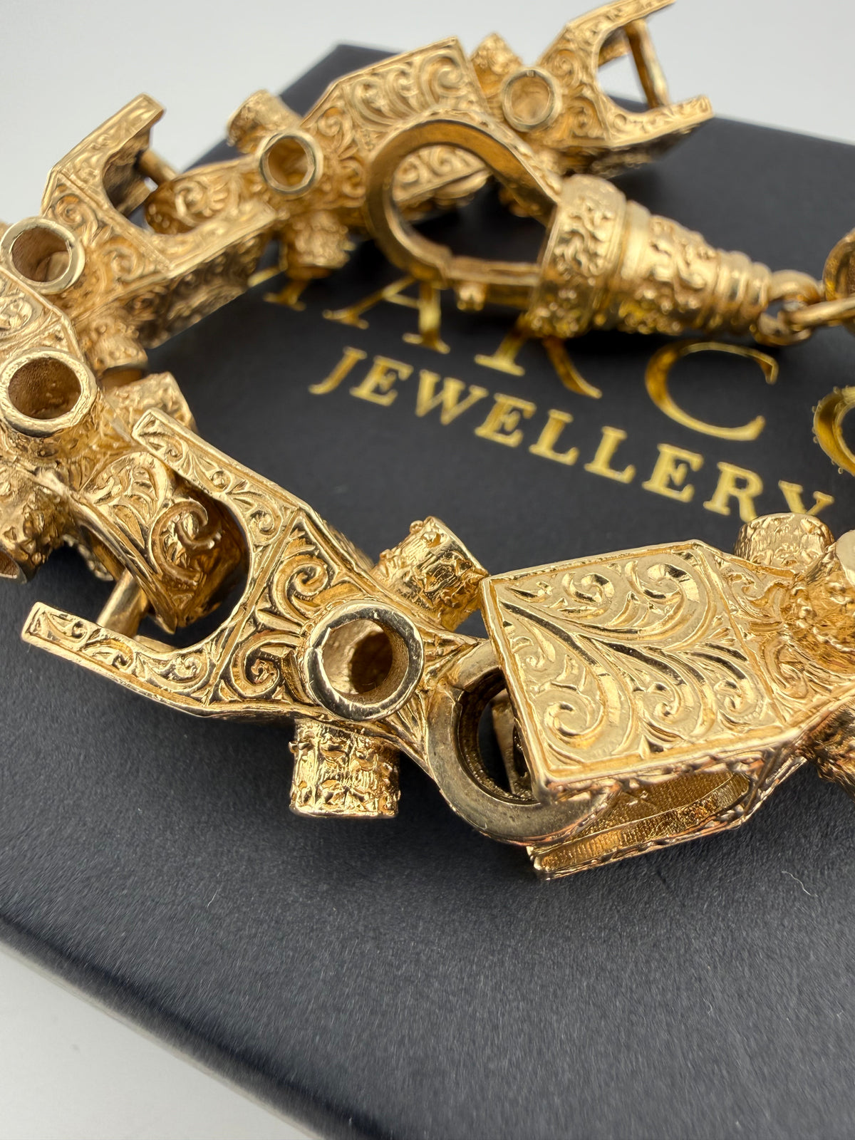 9ct Gold Lego Bracelet 9.5" (fits 8.5” due to thickness) 16.5mm 92.1g