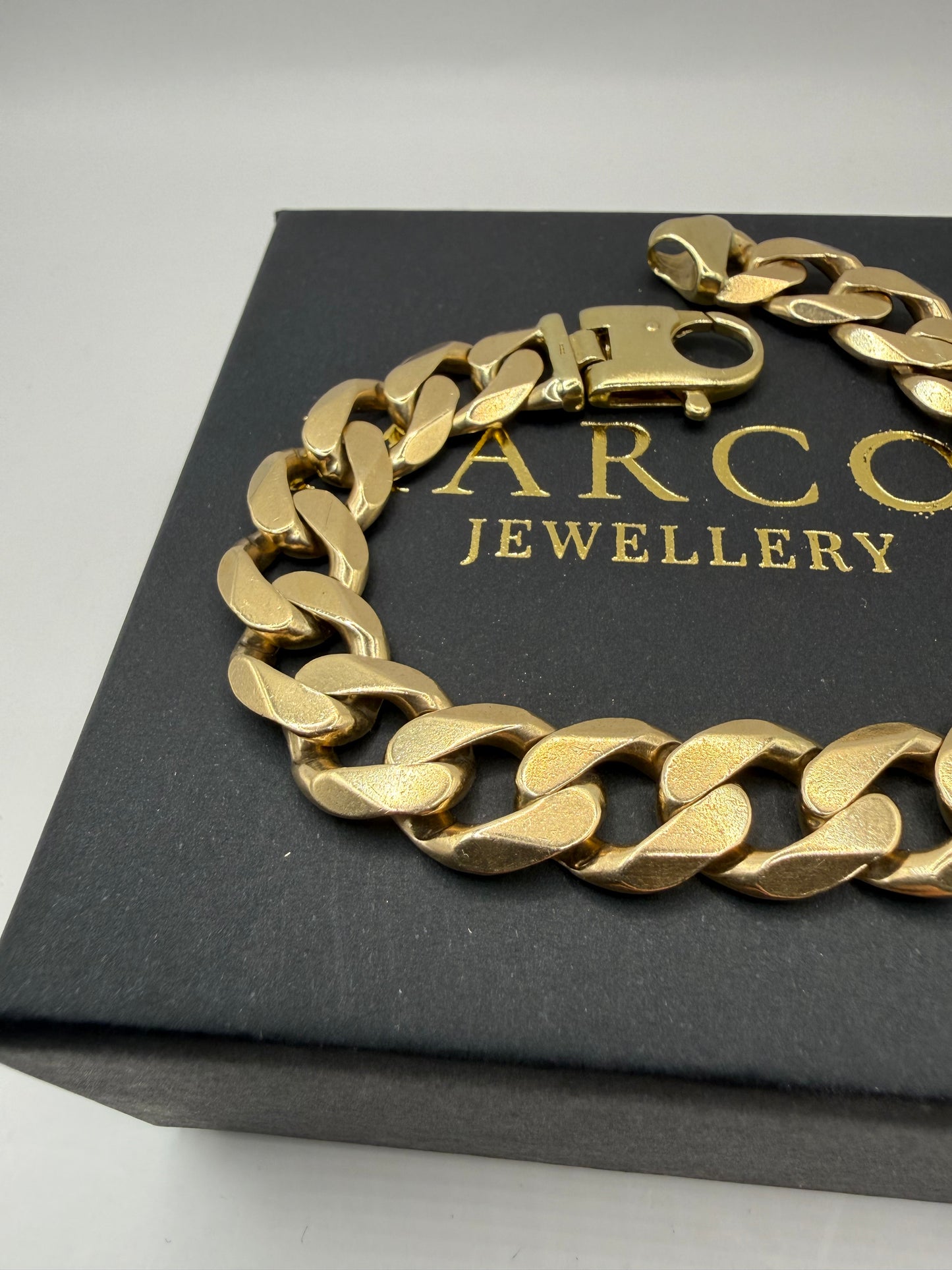 9ct Gold Curb Bracelet 9" 13.5mm 56g