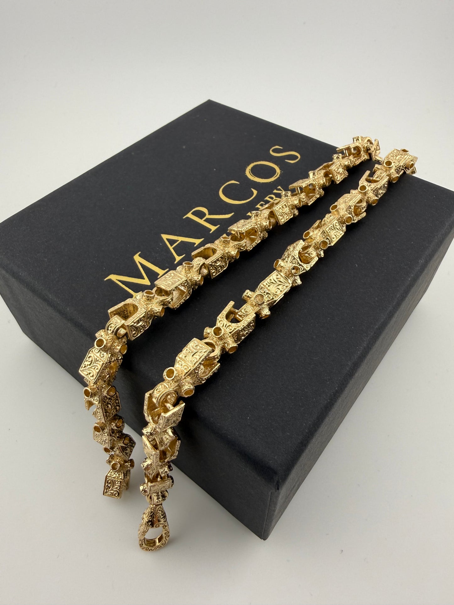 9ct Gold Lego Bracelet 7.95" 8mm