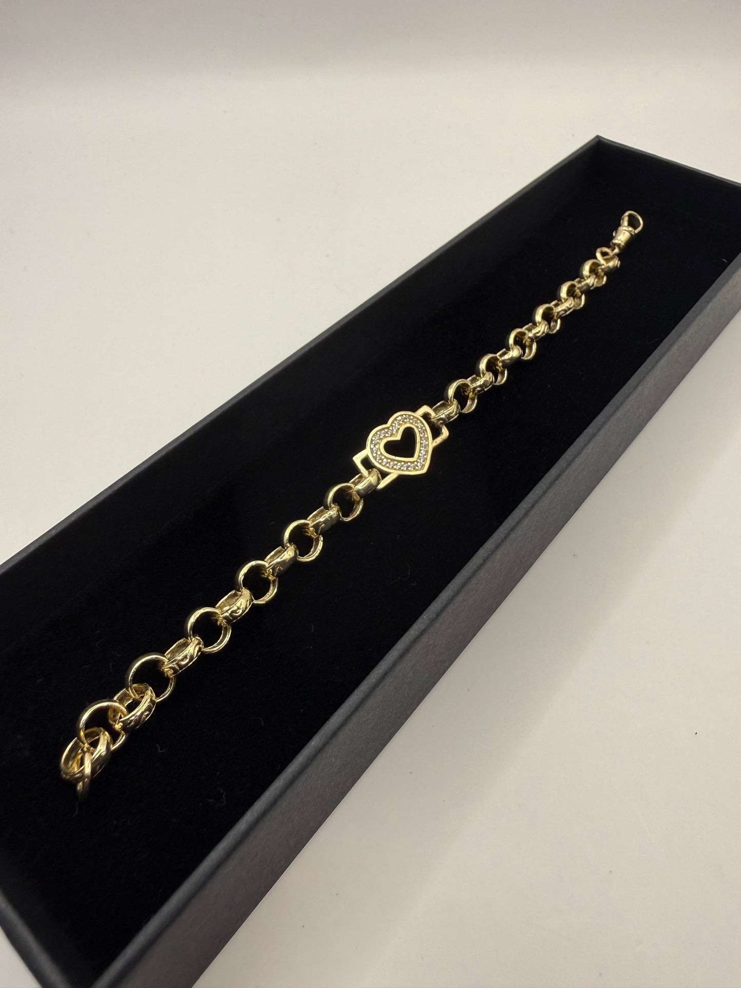 9ct gold CZ heart belcher bracelet 7.5” 7/11mm 12.26g