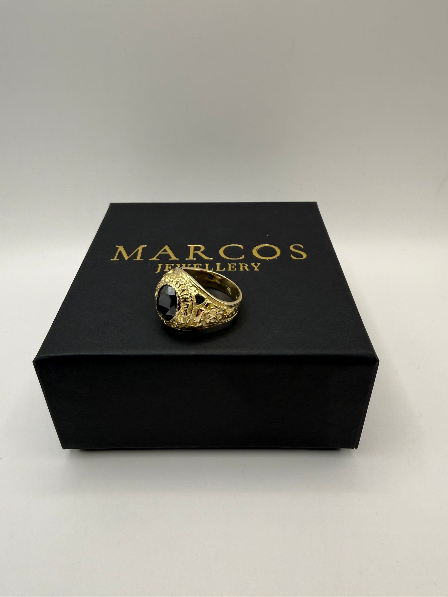 9ct Gold Red College Ring Size X 12.6g