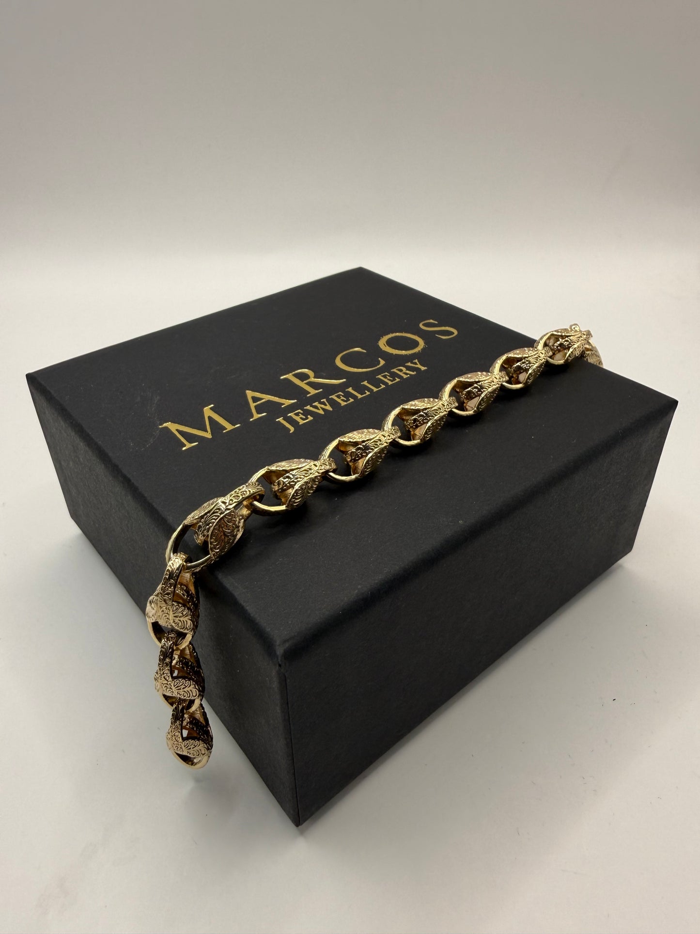 9ct Gold Tulip Bracelet 8" 8mm 26.72g