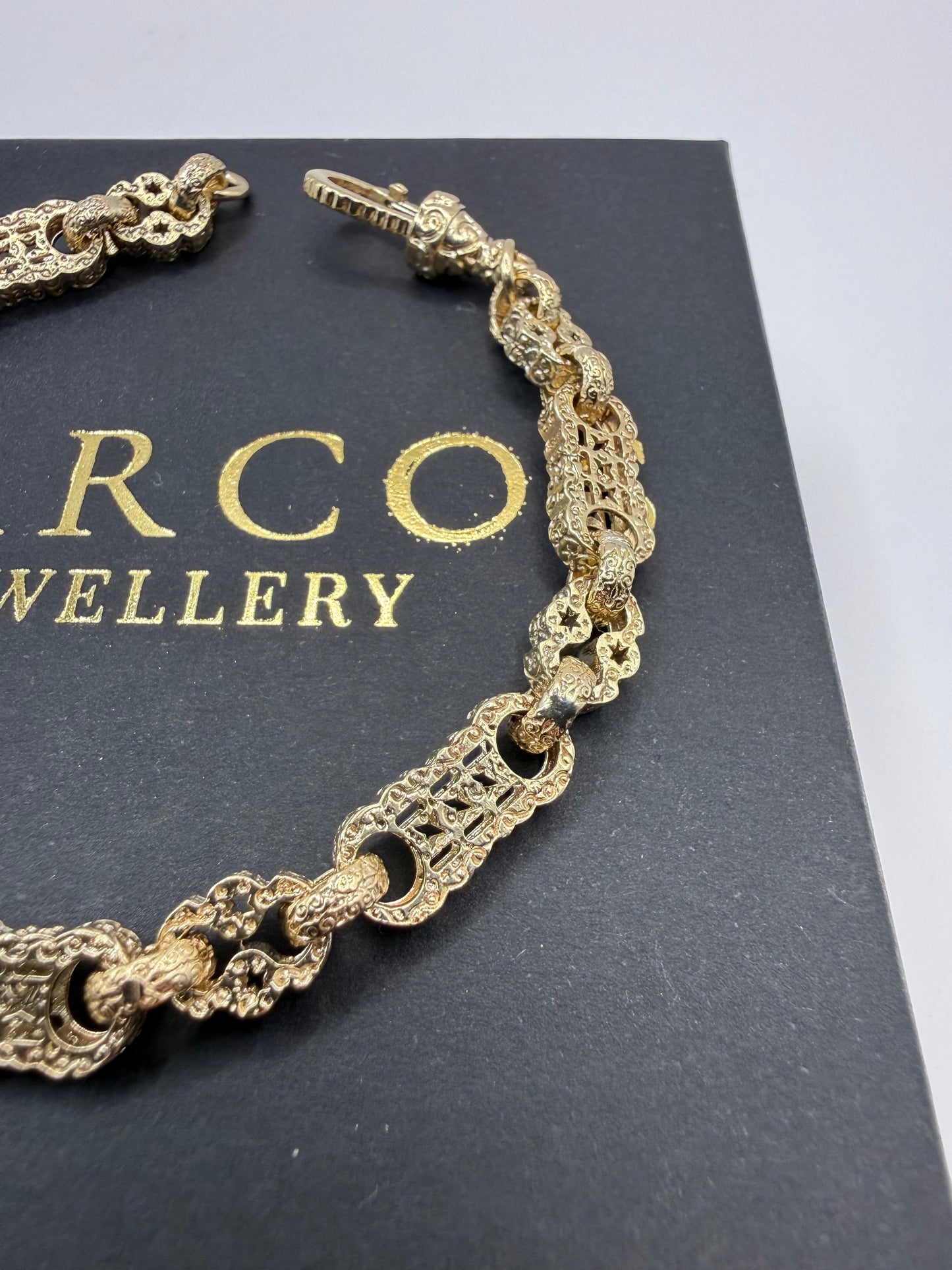 9ct Gold Stars & Bars Bracelet 8.5" 7.5mm 21.55g