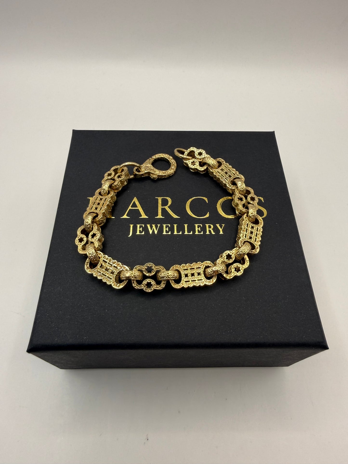 9ct Gold Stars & Bars Bracelet 8.25" 10mm 27.3g