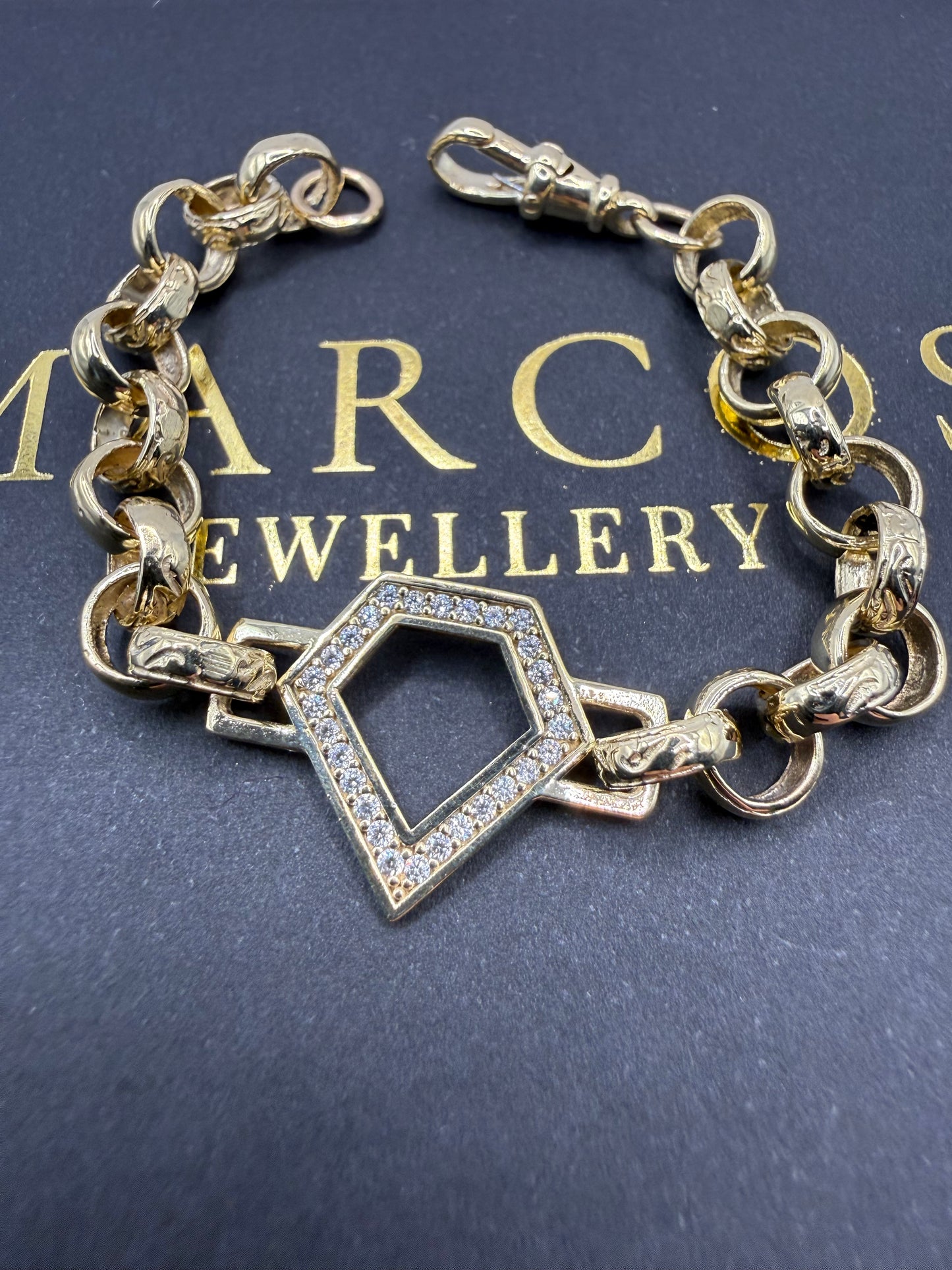 9ct Gold Baby Diamond Shape CZ belcher bracelet 6" 7mm 10.5g
