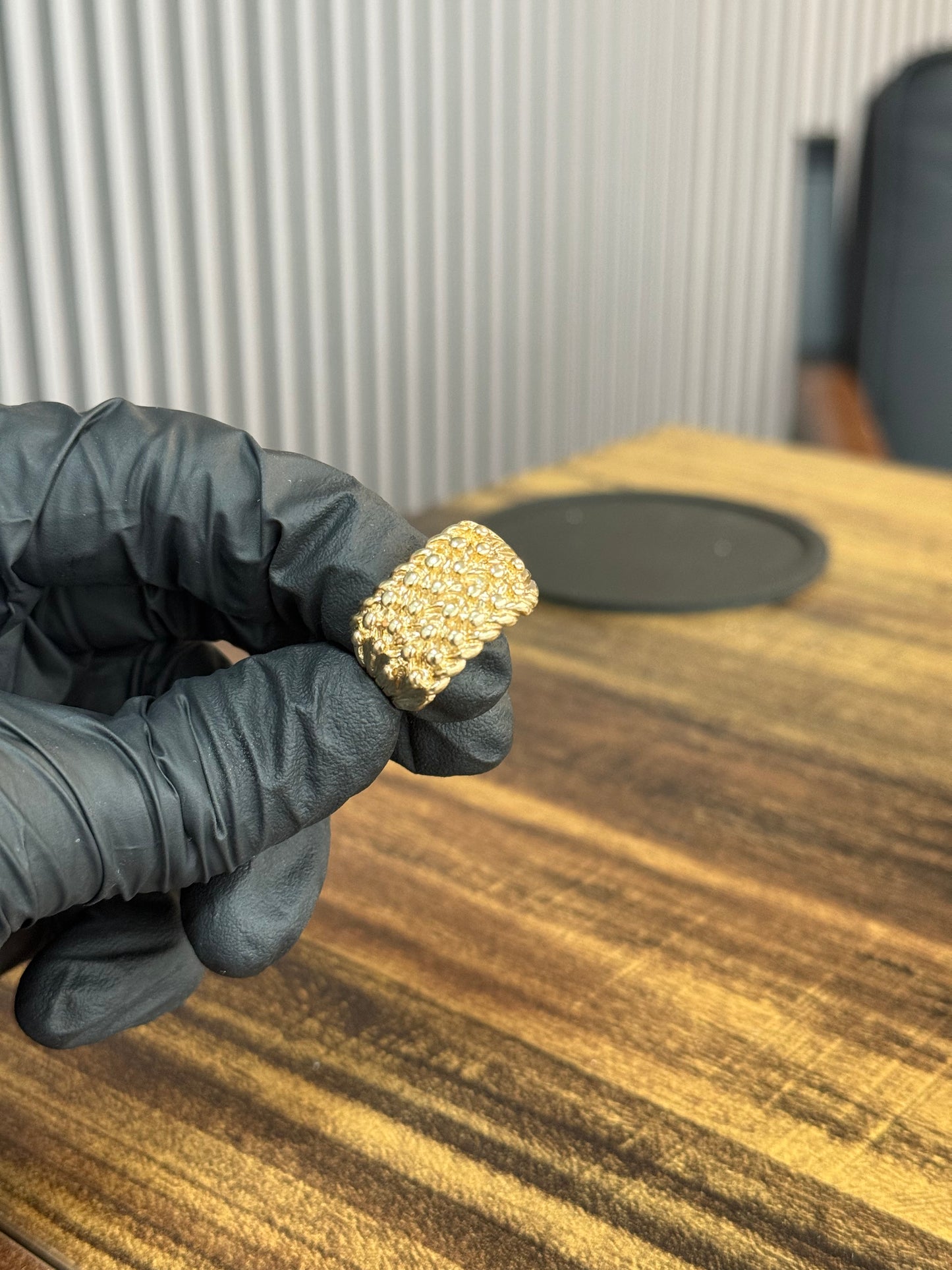 9ct Gold Keeper Ring Size W 9.4g
