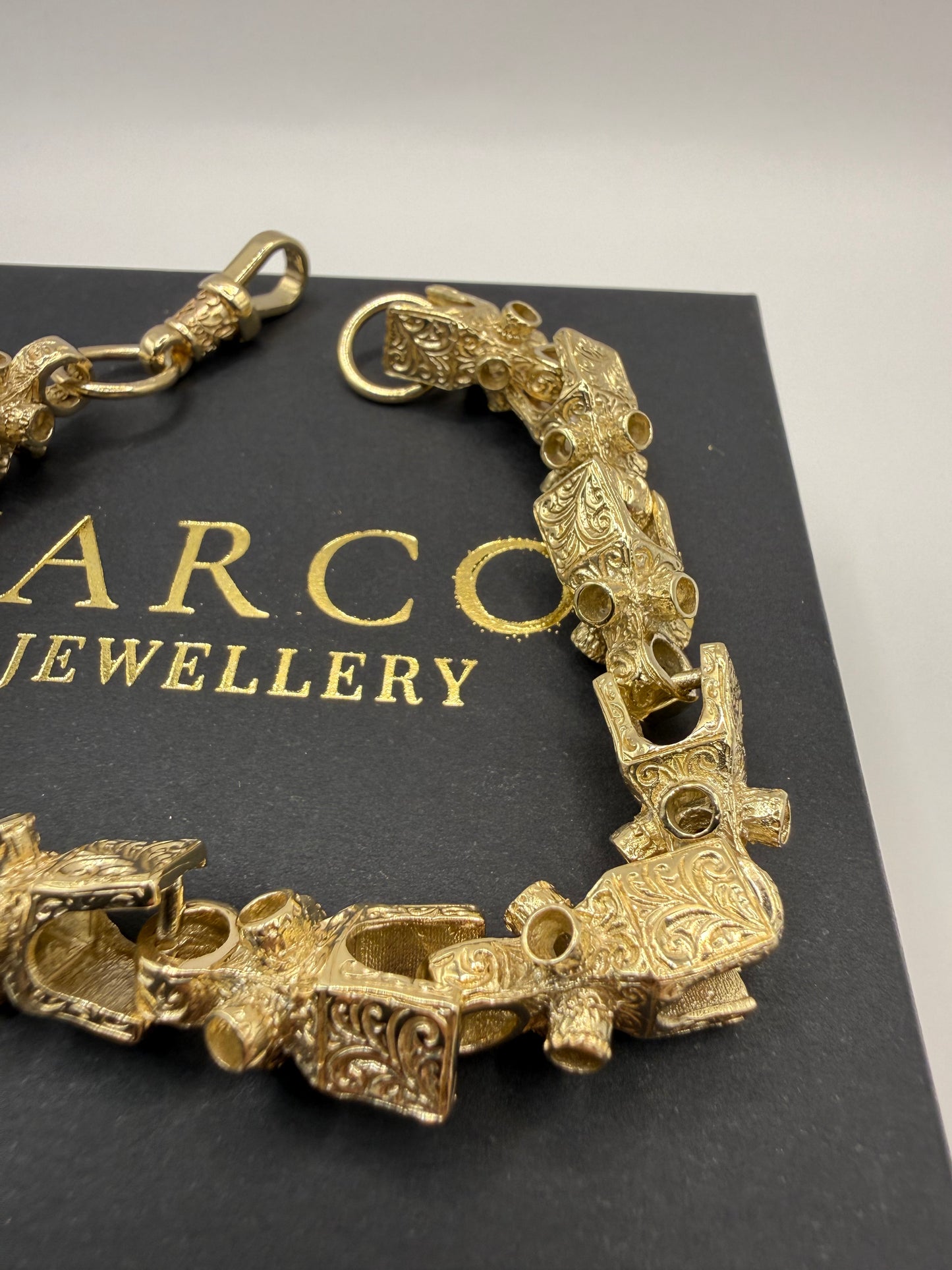 9ct Gold Lego Bracelet 9.5" 12mm 46g