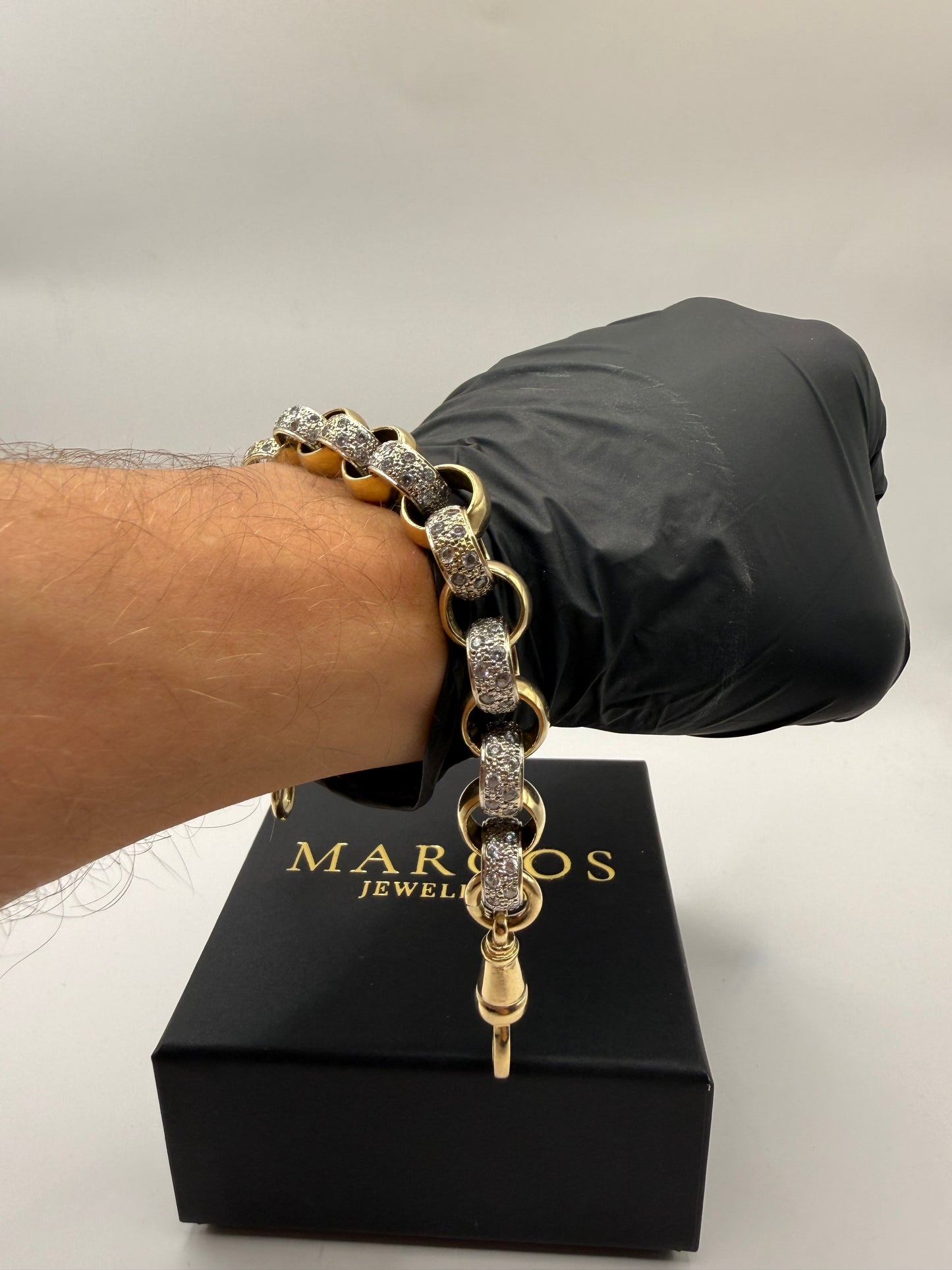 9ct Gold CZ Belcher Bracelet 9.5" 14mm 61.11g