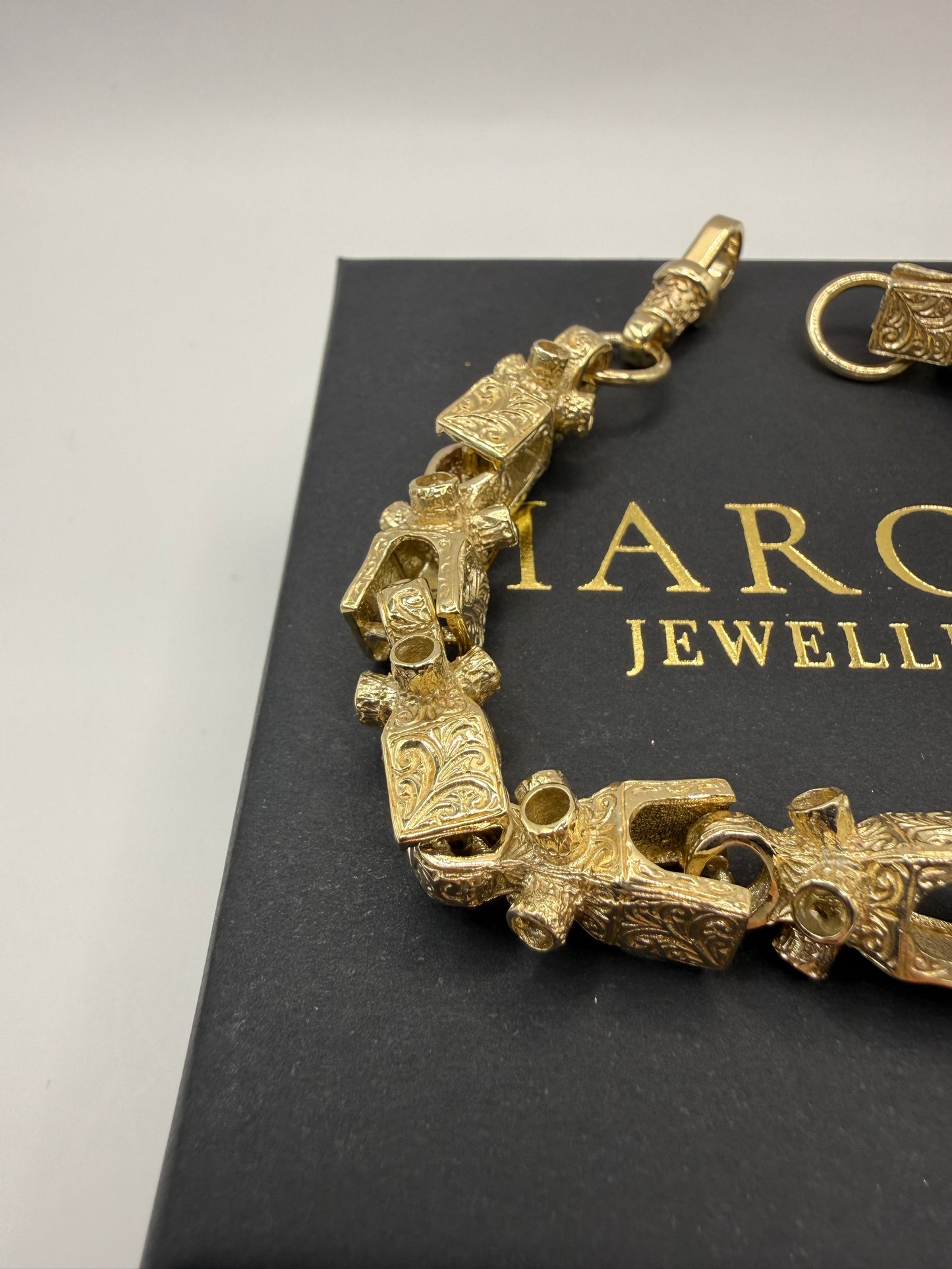 9ct Gold Lego Bracelet 9.5" 12mm 46g