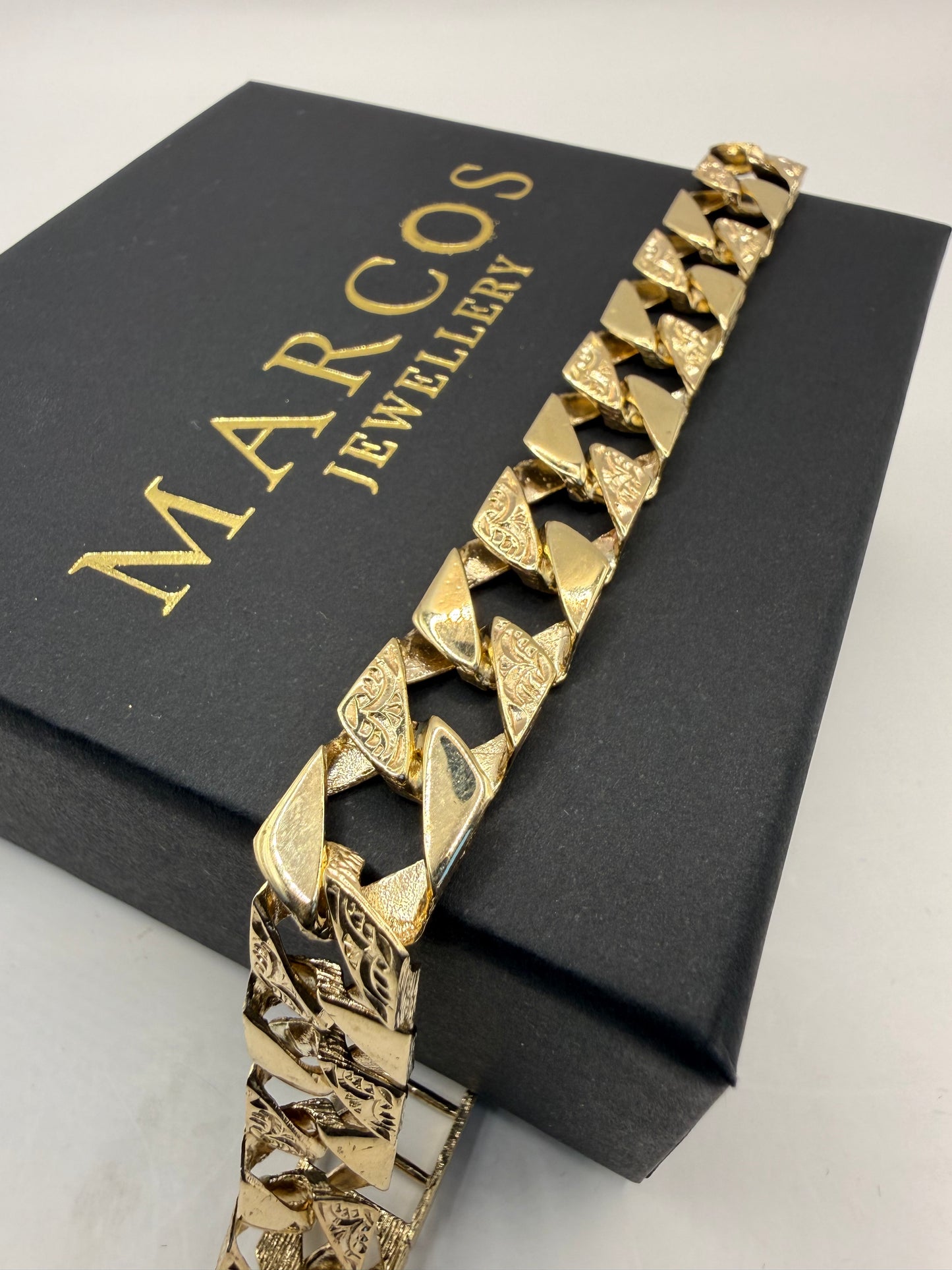 9ct Gold Chaps Bracelet 8.5" 12.5mm 28.97g