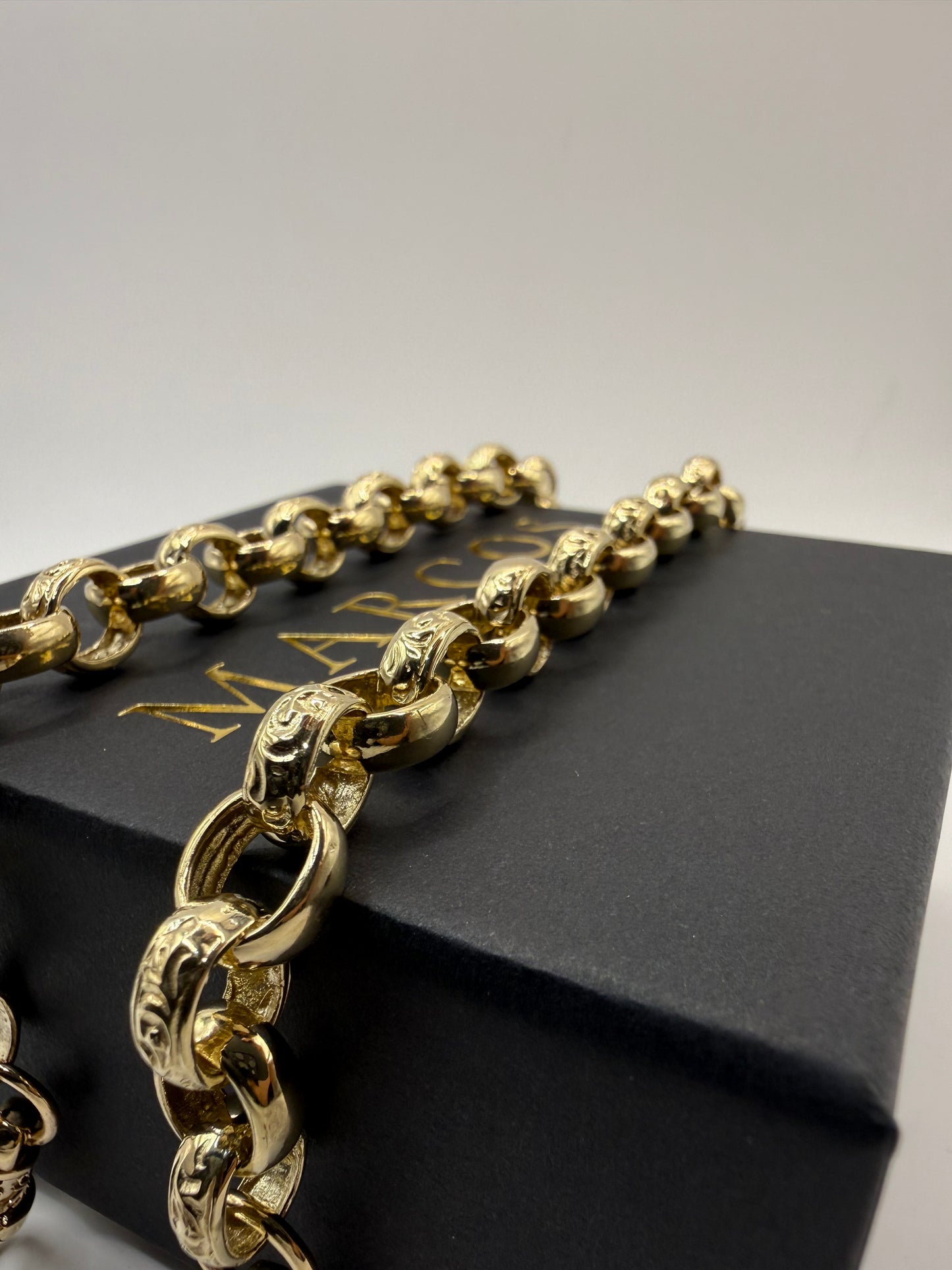 9ct Gold Belcher Bracelet 8.5" 10-11mm 24.3g