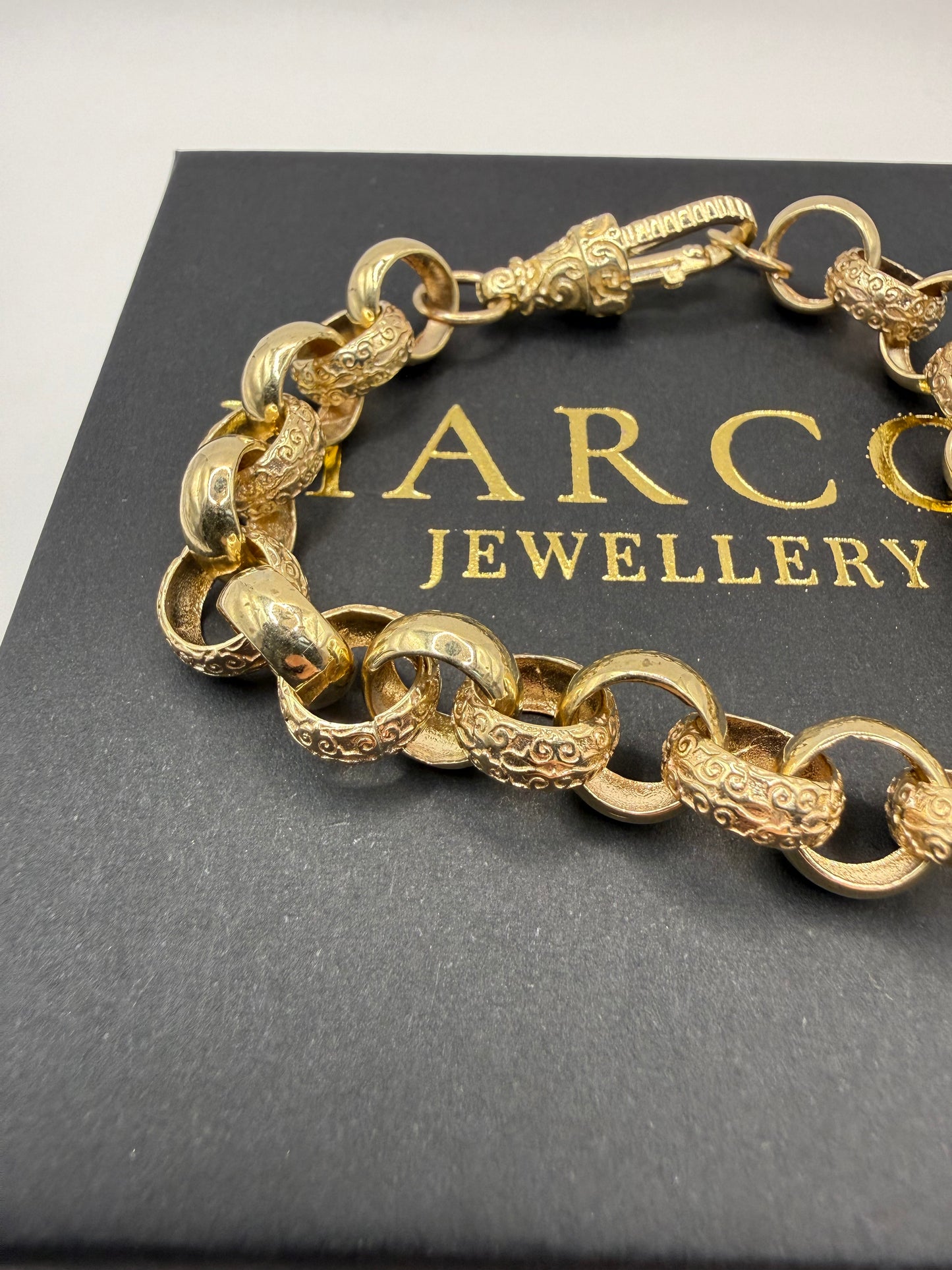 9ct Gold Belcher Bracelet 8.5" 11mm 23.6g