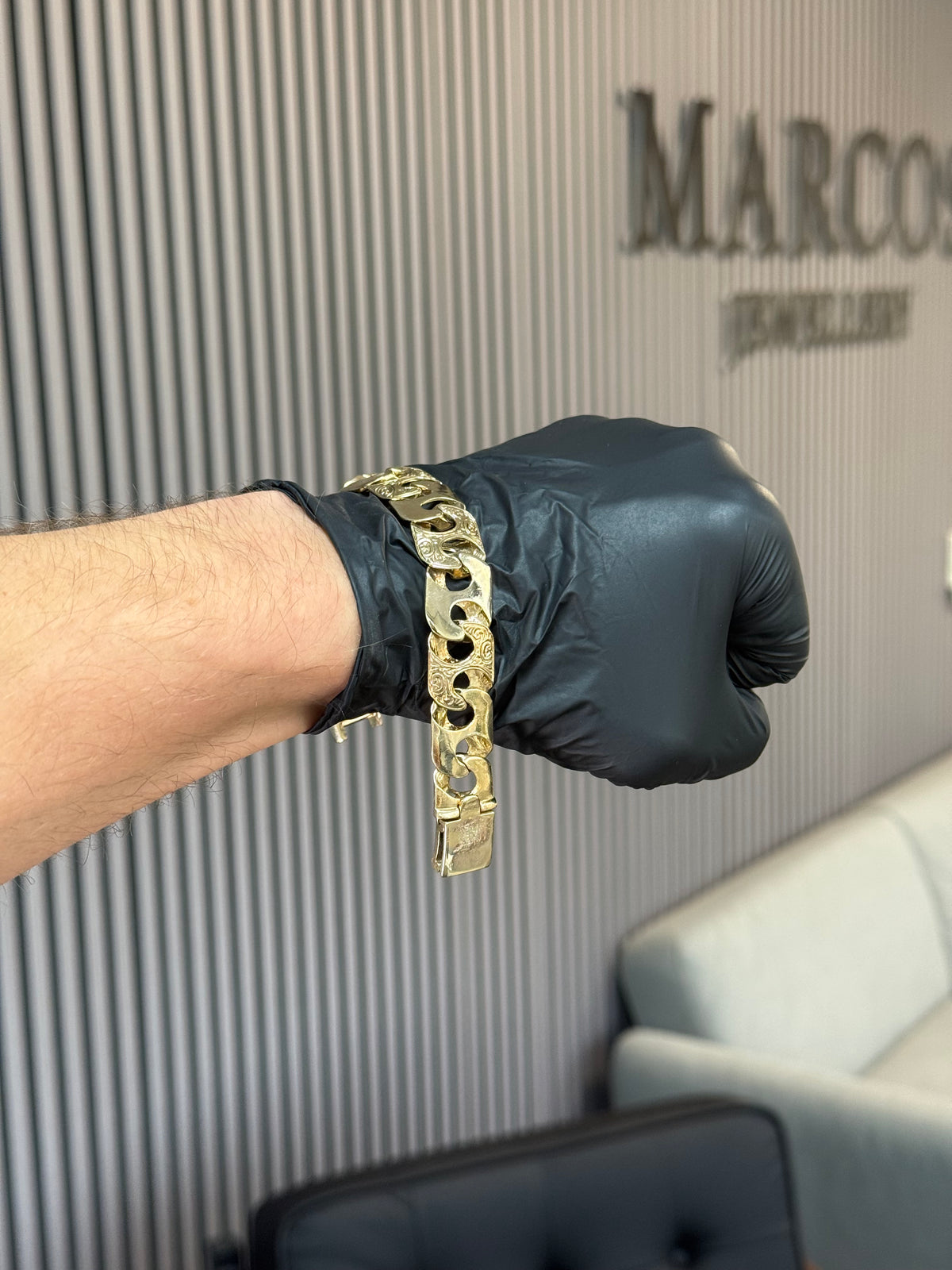 9ct Gold Mariner Link Bracelet 7.5" 17mm 51.3g