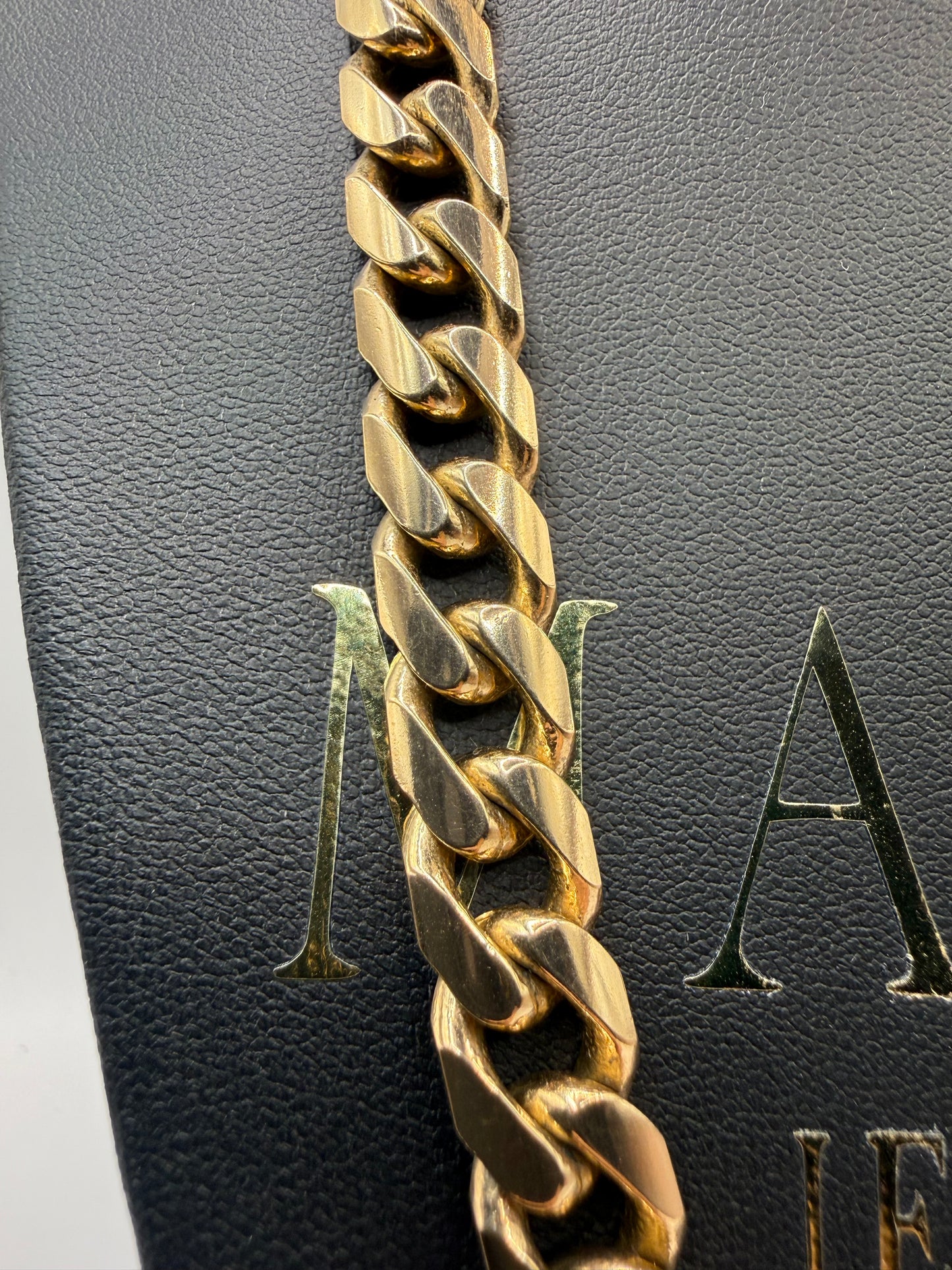 9ct Gold Curb Chain 22" 10mm 124.49g