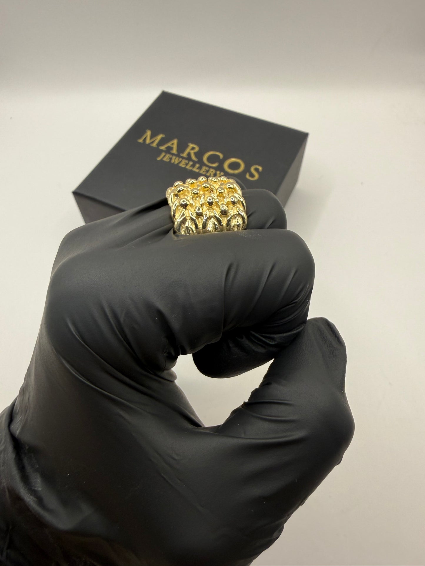 9ct Gold Keeper Ring Size Z 16.68g