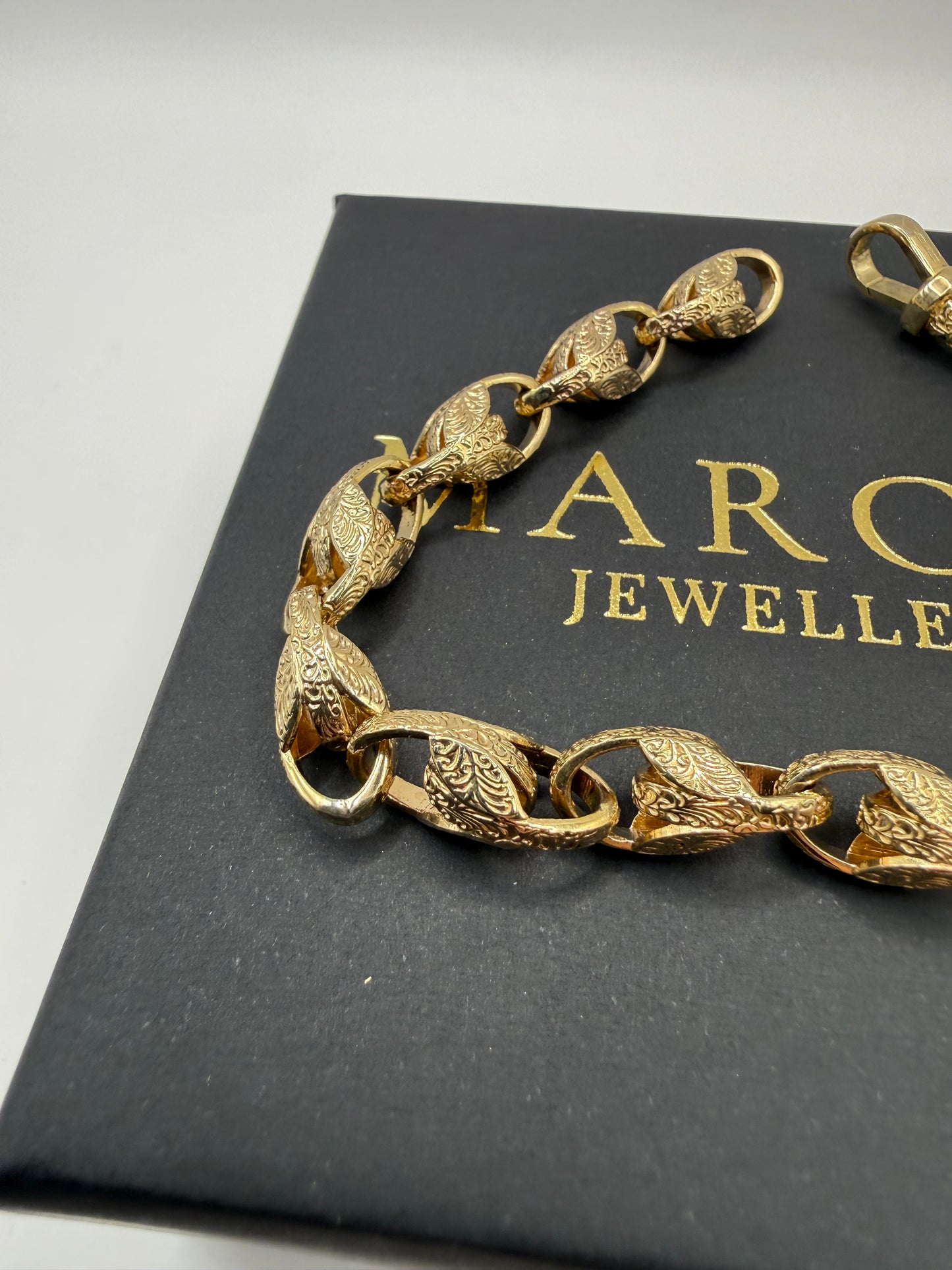 9ct Gold Tulip Bracelet 8.75" 8mm 27.26g