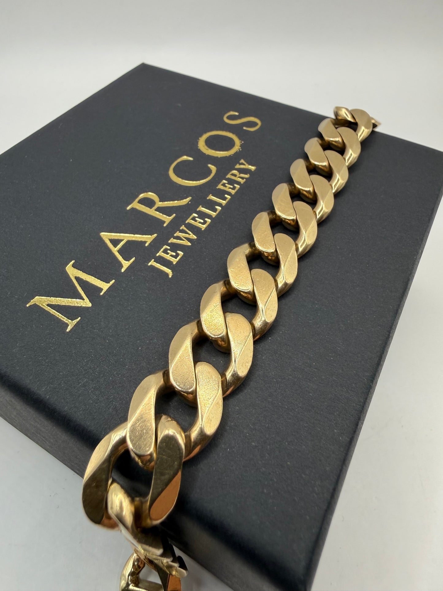 9ct Gold Curb Bracelet 9" 13.5mm 56g