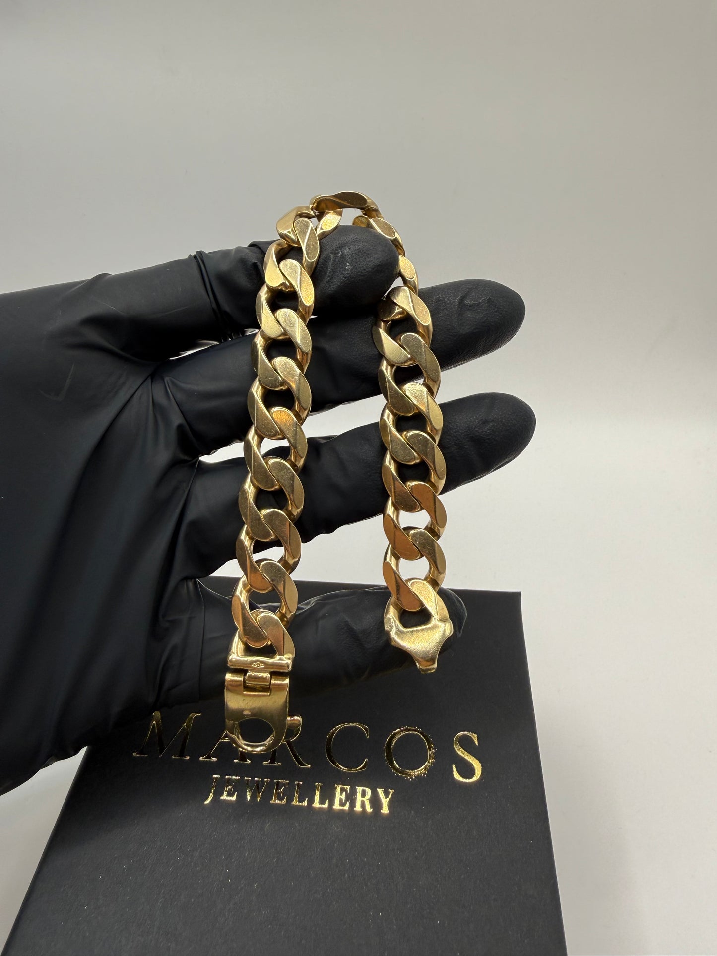 9ct Gold Curb Bracelet 9" 13.5mm 56g