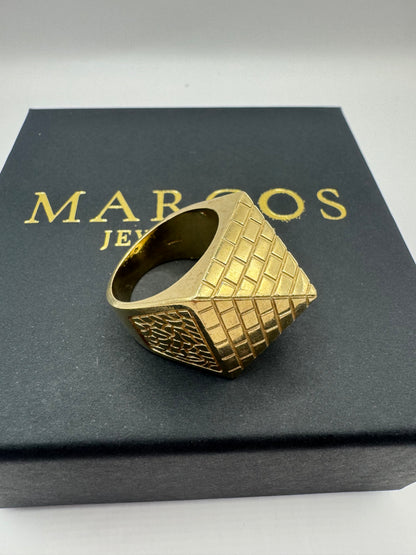 9ct Gold Pyramid Ring Size X-Y 26.45g