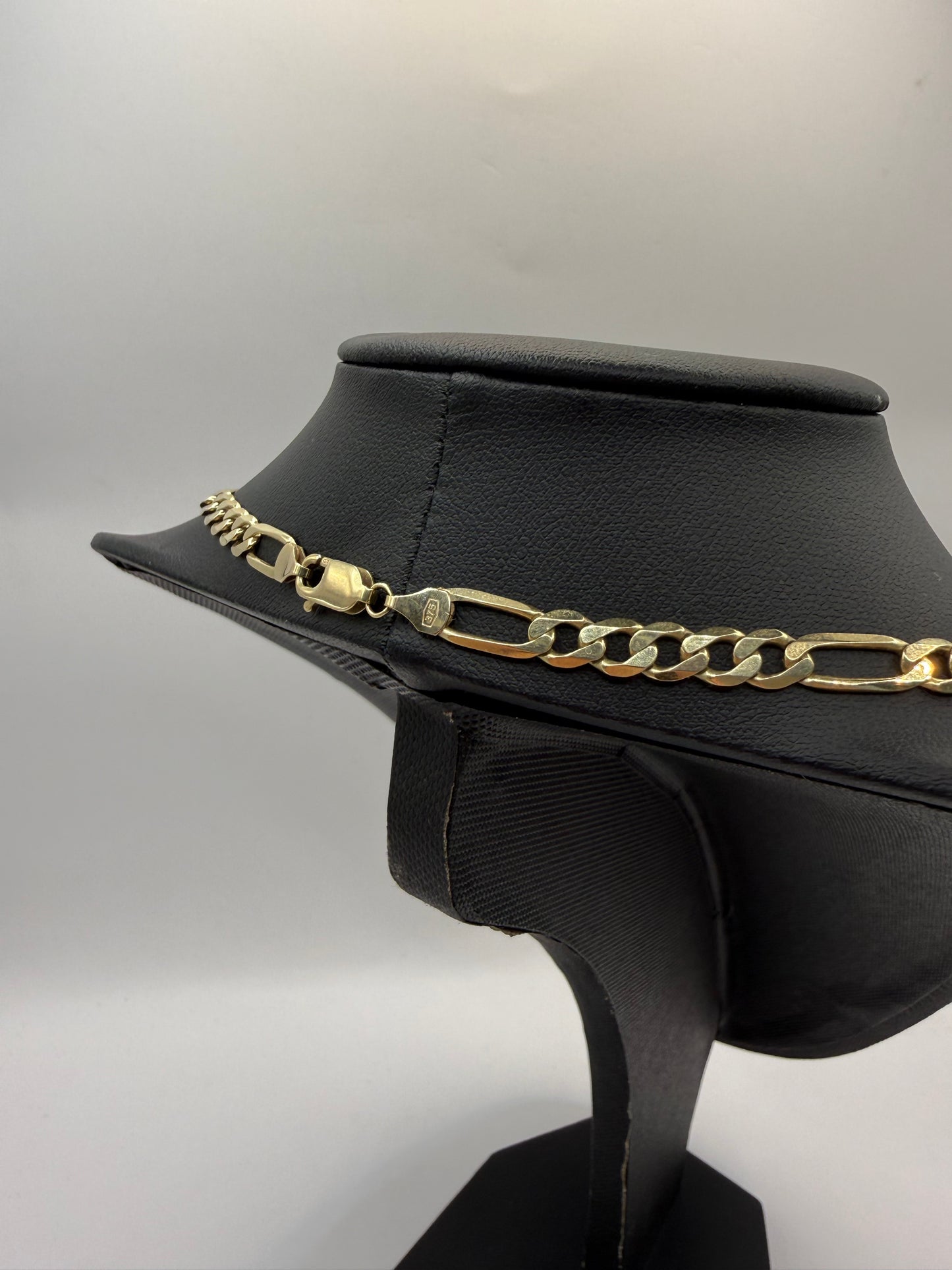 9ct Gold Figaro Chain 22” 6mm 19.5g