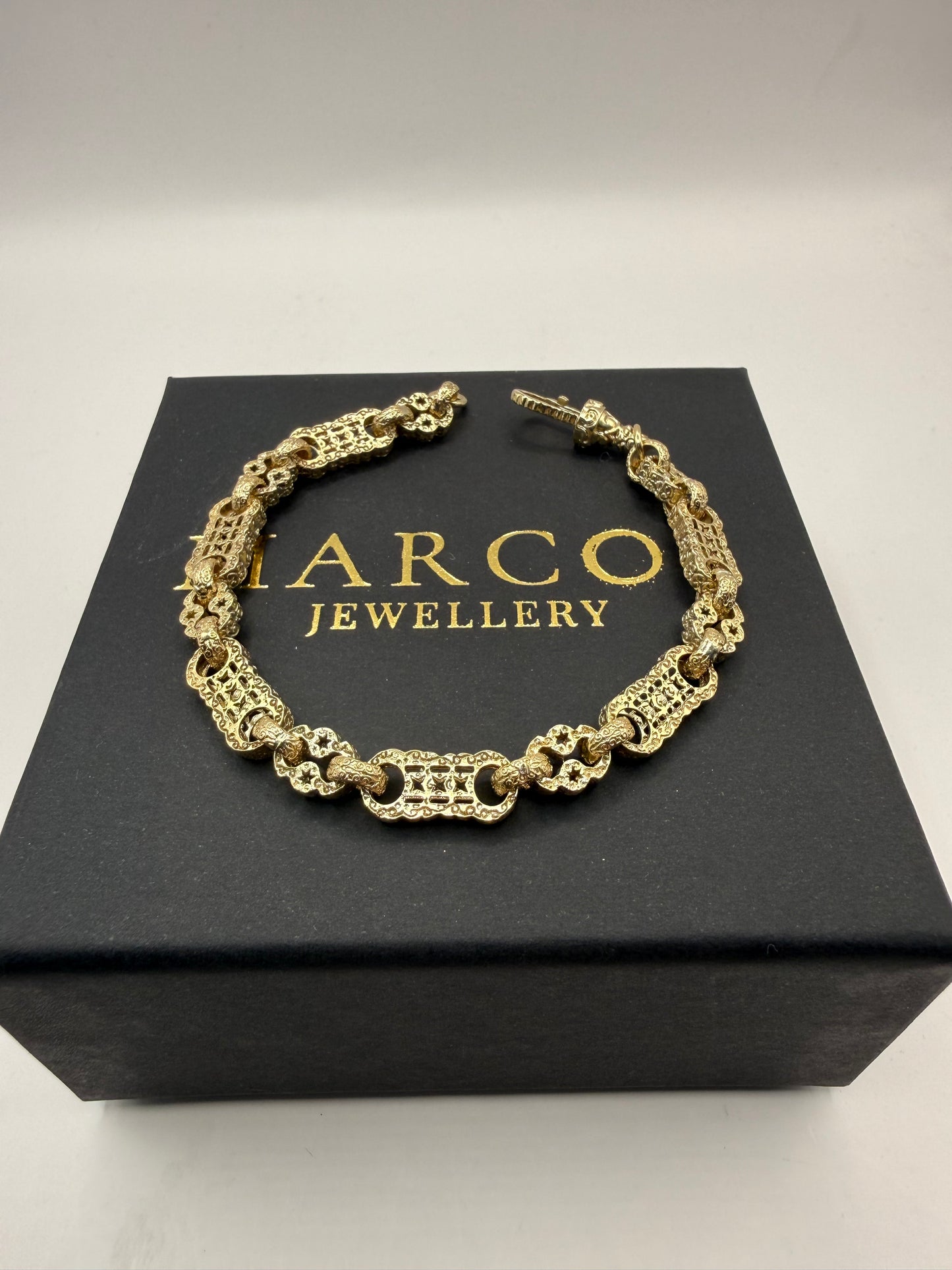 9ct Gold Stars & Bars Bracelet 8.5" 7.5mm 21.55g