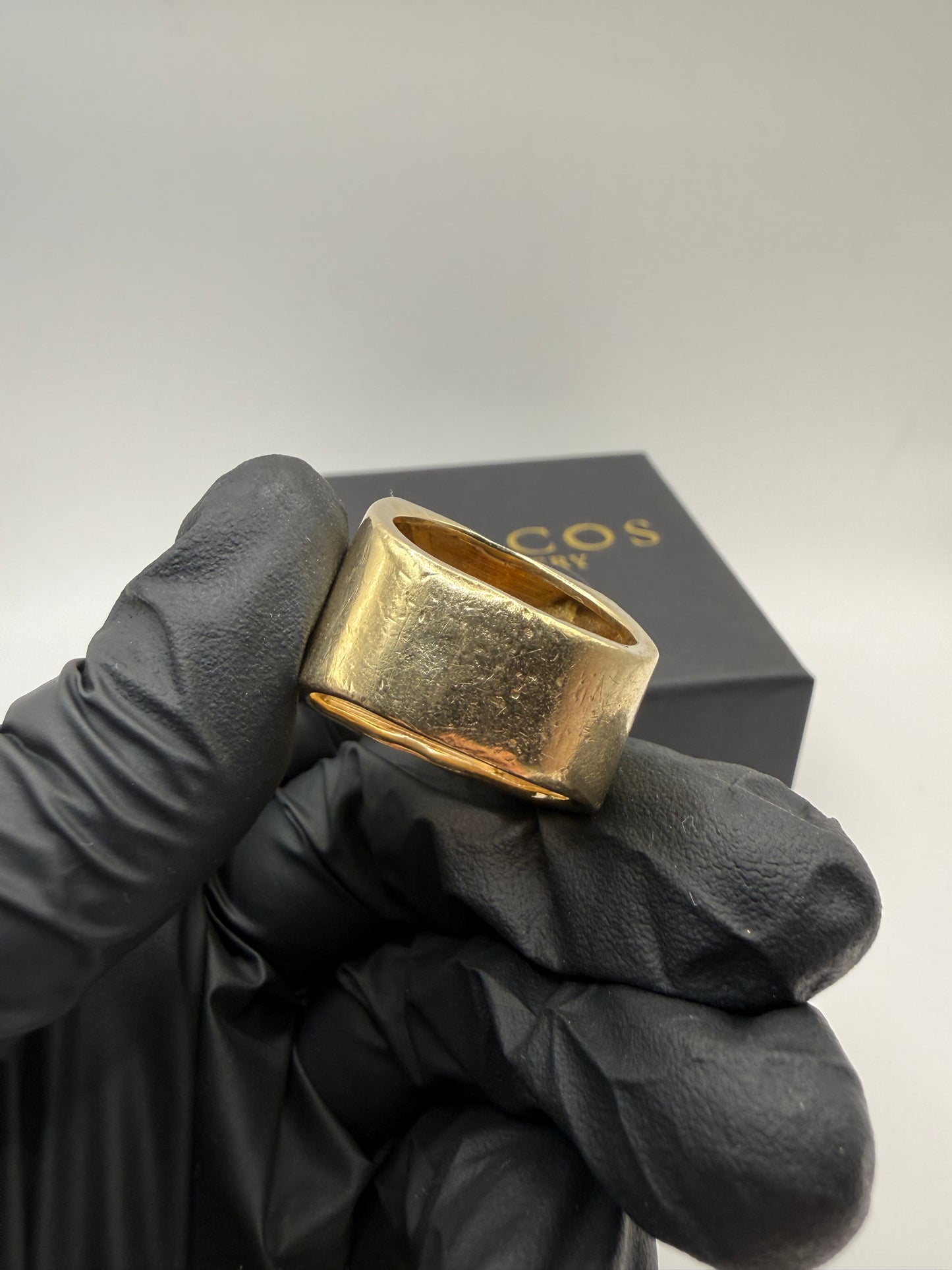 9ct Gold Pyramid Ring Size Z 29.1g