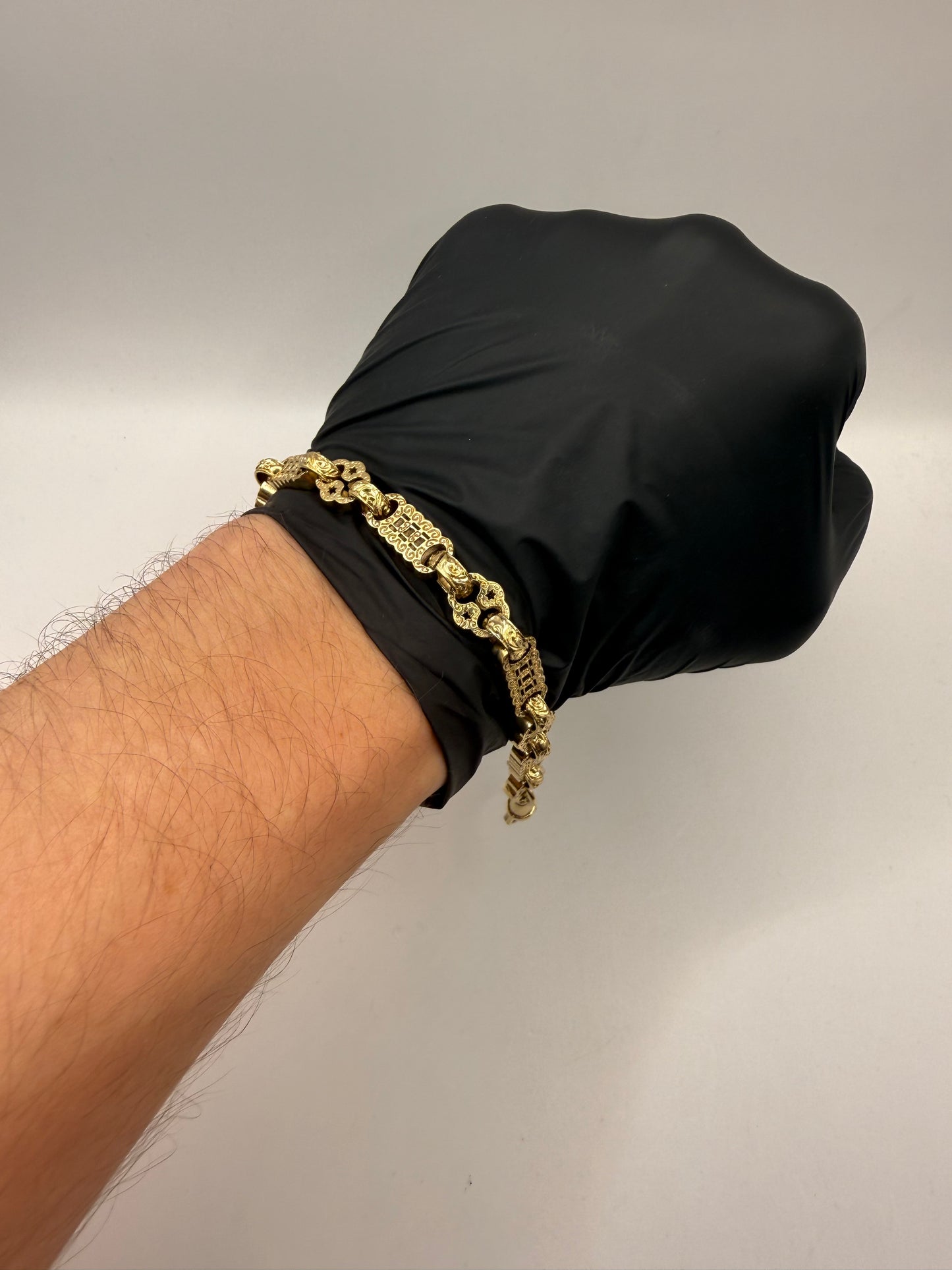 9ct Gold Stars & Bars Bracelet 8.75" 10mm 28.54g