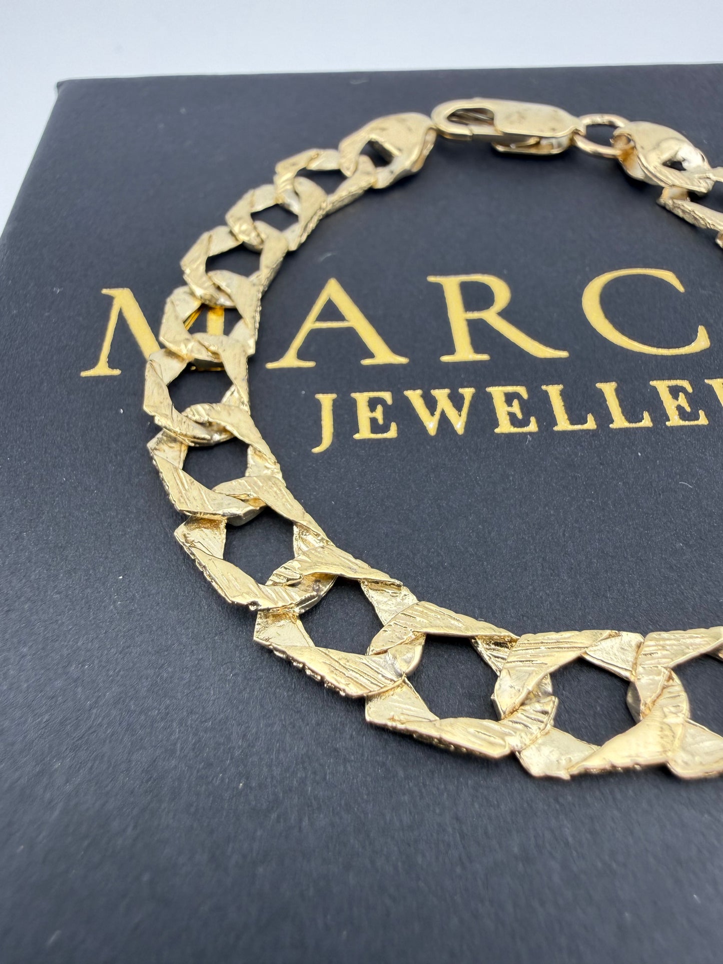 9ct Gold Chaps Bracelet 7.25" 8mm 9.44g