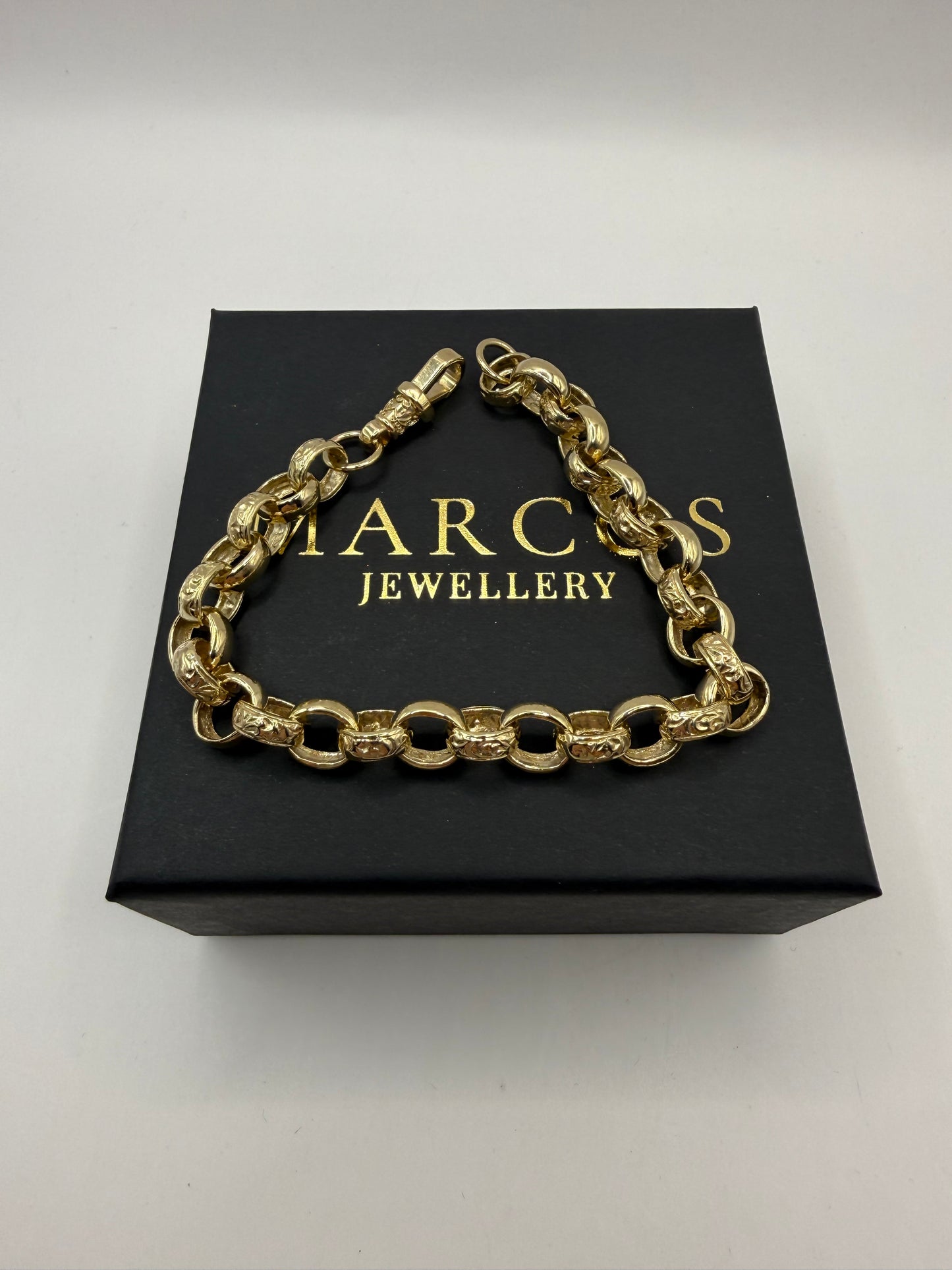 9ct Gold Belcher Bracelet 9.6" 10-11mm 29.1g