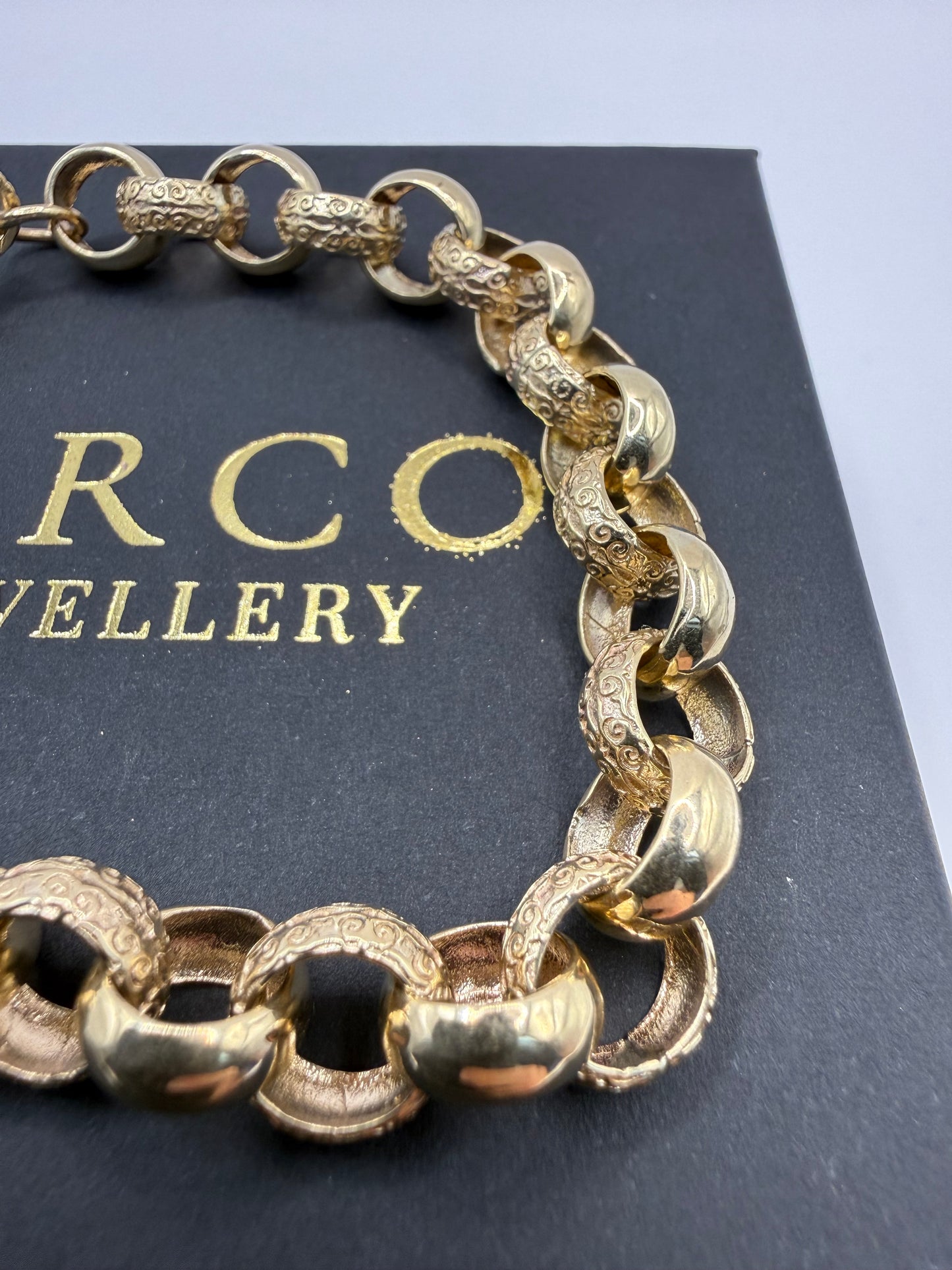 9ct Gold Belcher Bracelet 9" 11mm 25.2g