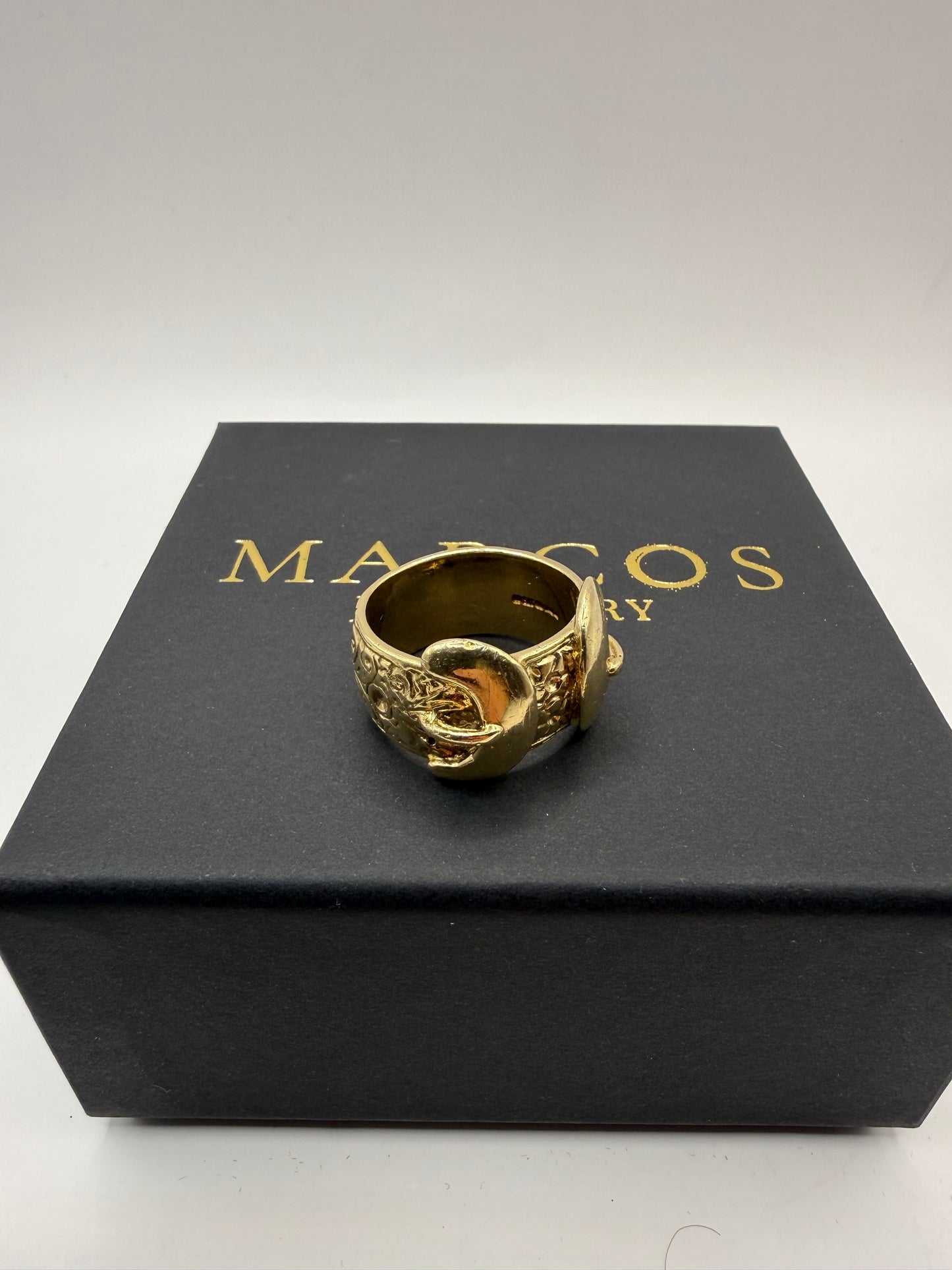 9ct Gold Buckle Ring Size Y 22.56g