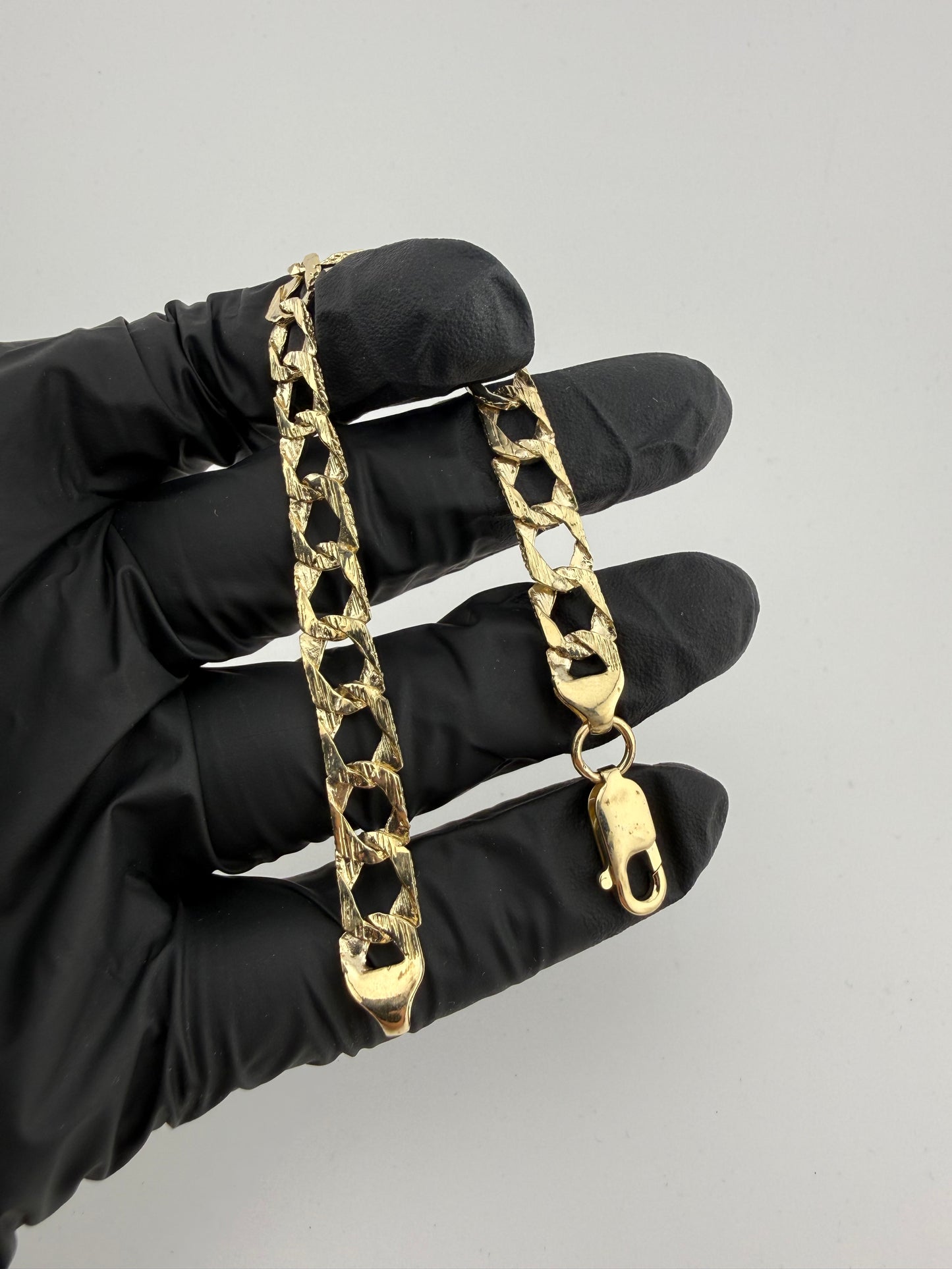 9ct Gold Chaps Bracelet 7.25" 8mm 9.44g