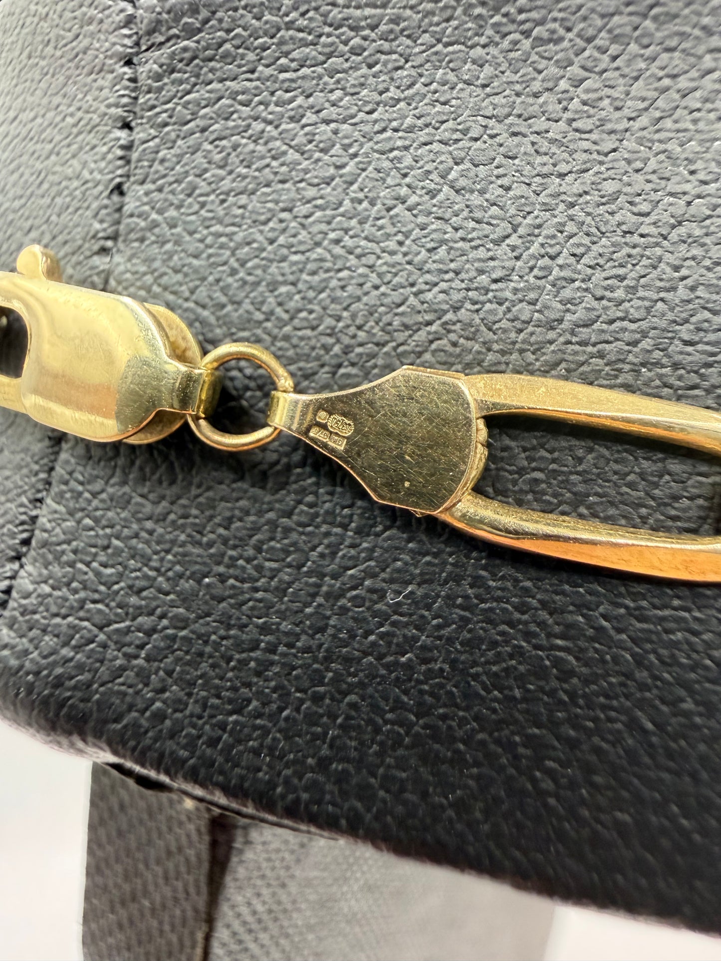 9ct Gold Figaro Chain 22” 6mm 19.5g