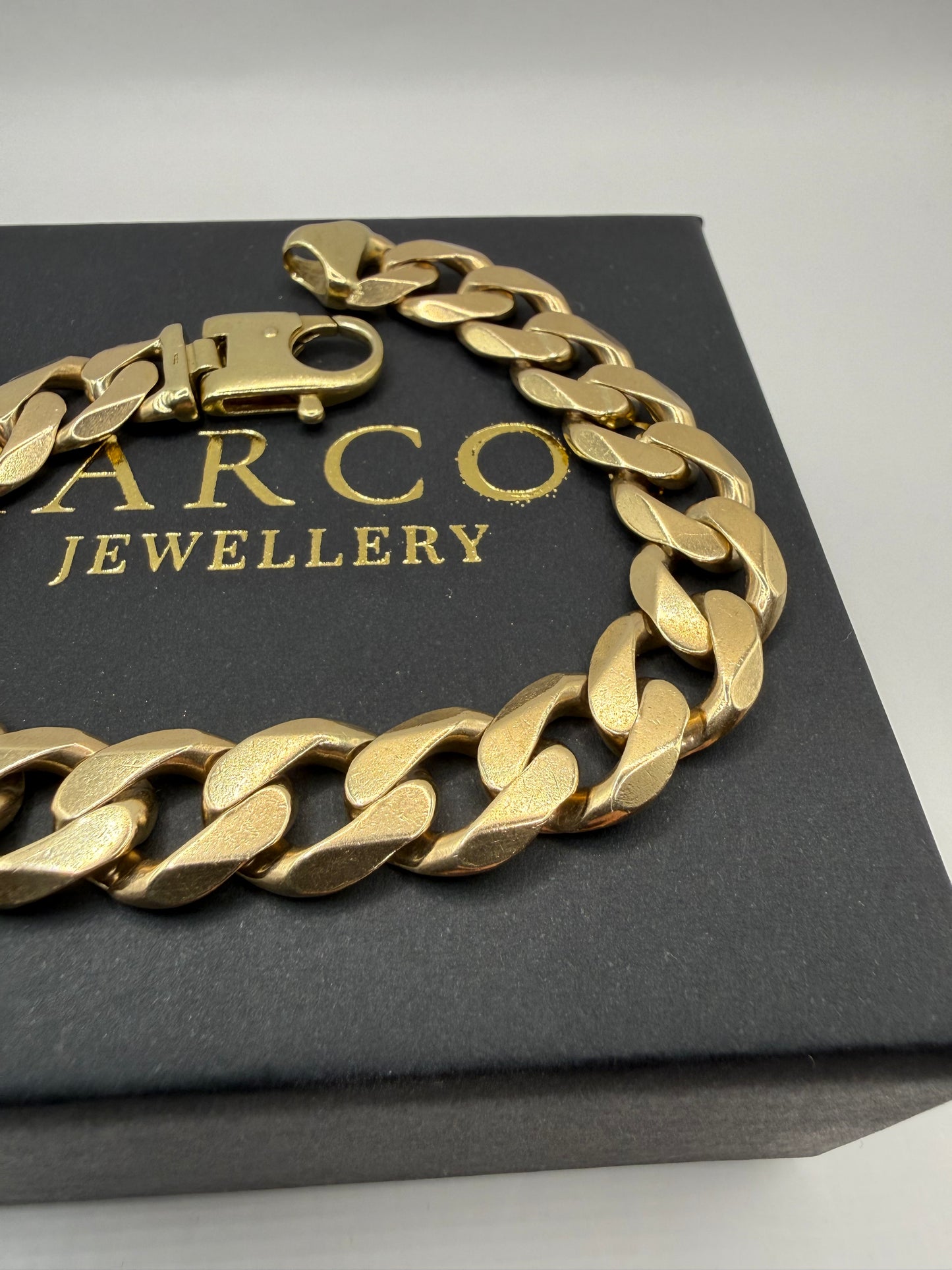 9ct Gold Curb Bracelet 9" 13.5mm 56g