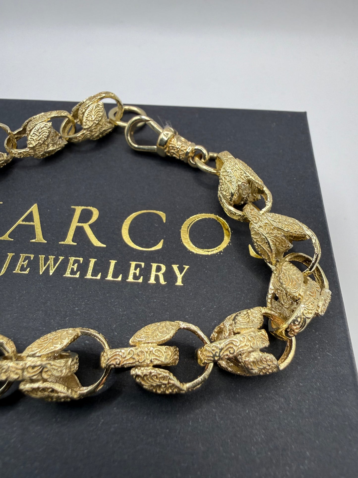 9ct Gold Tulip Bracelet 9.65" 11mm 35.2g