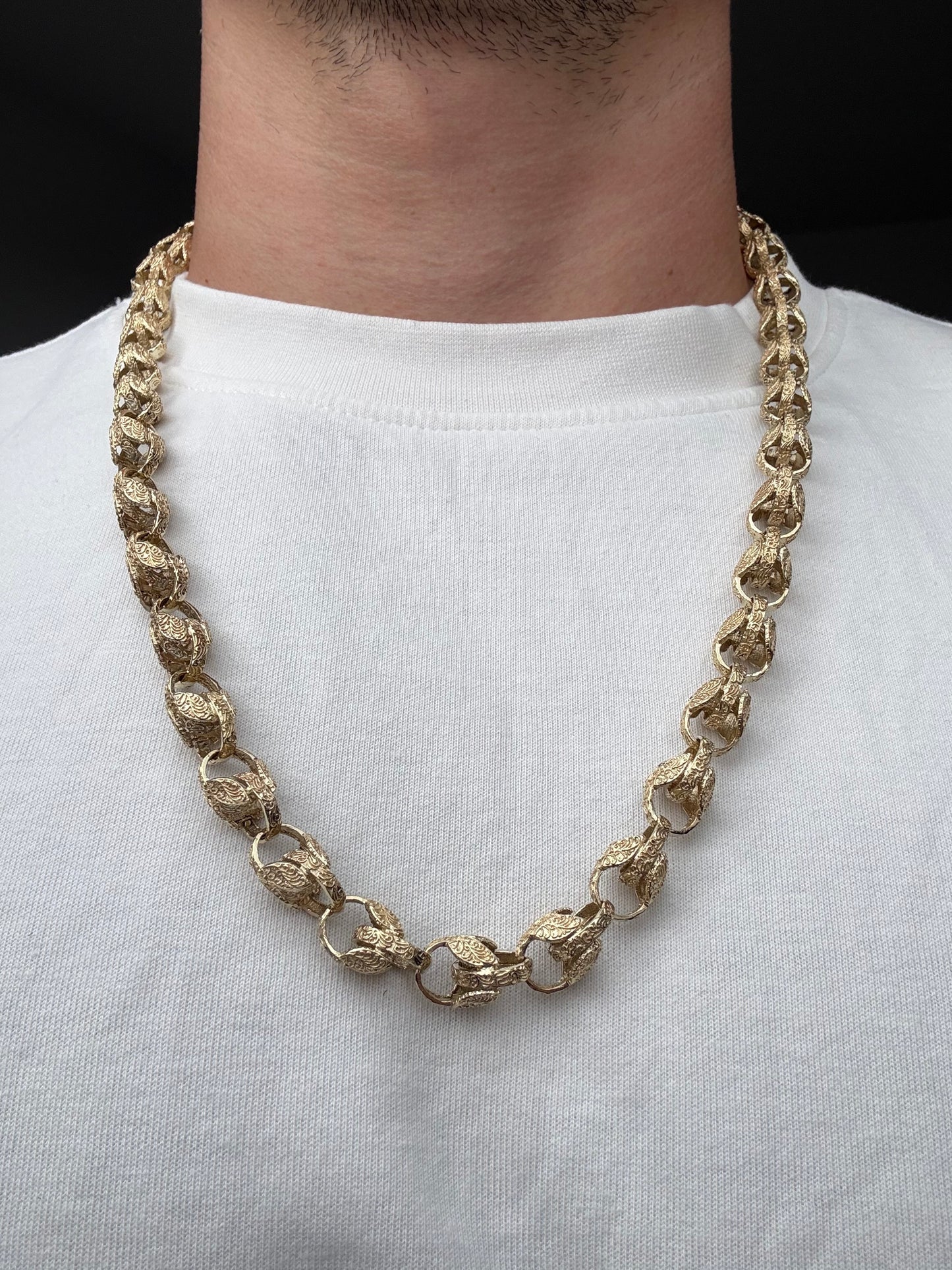 9ct Gold Tulip Chain 26.75" 11mm 90.5g