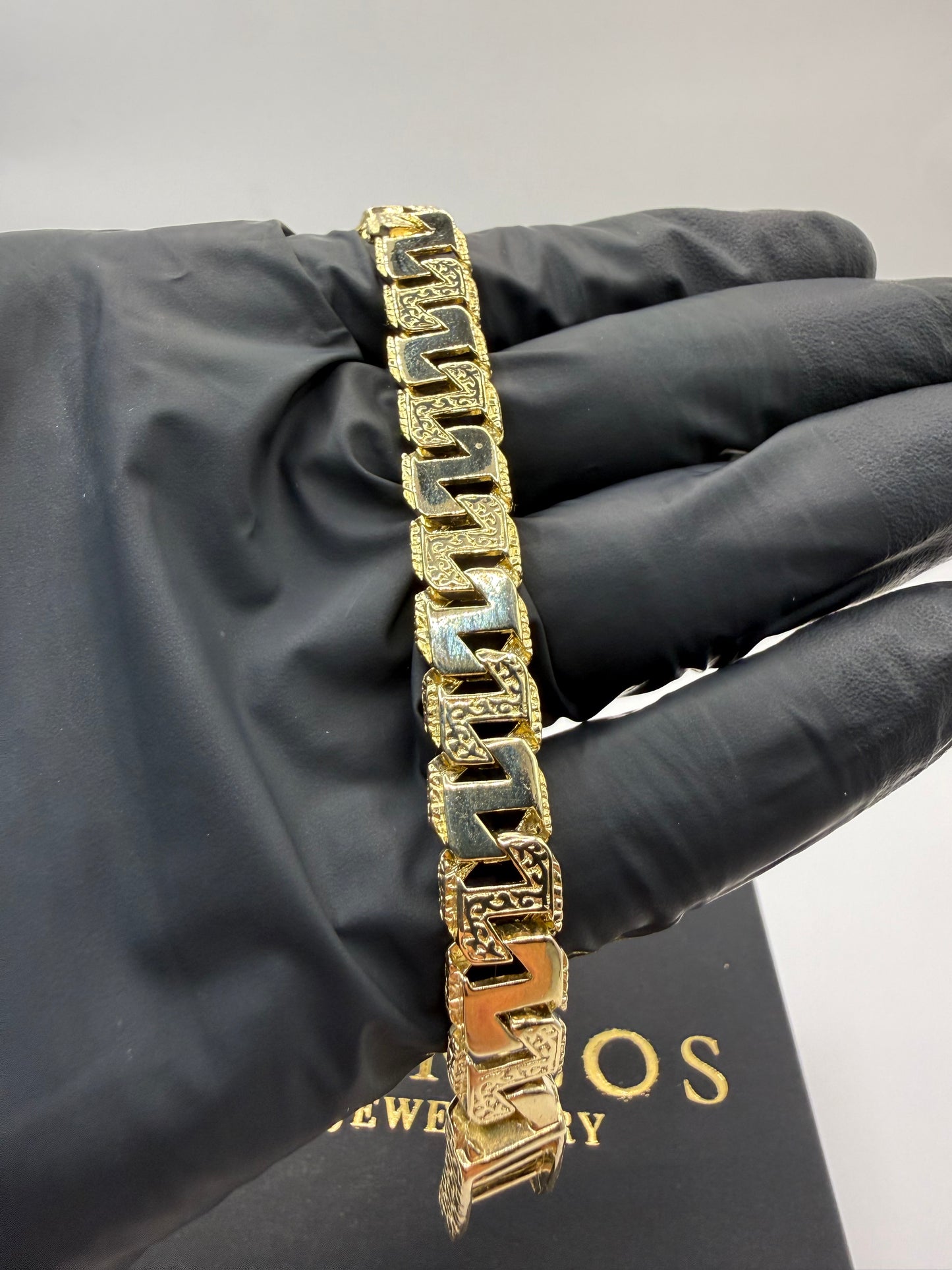 9ct Gold Mariner Link Bracelet 8.5" 10mm 28.61g