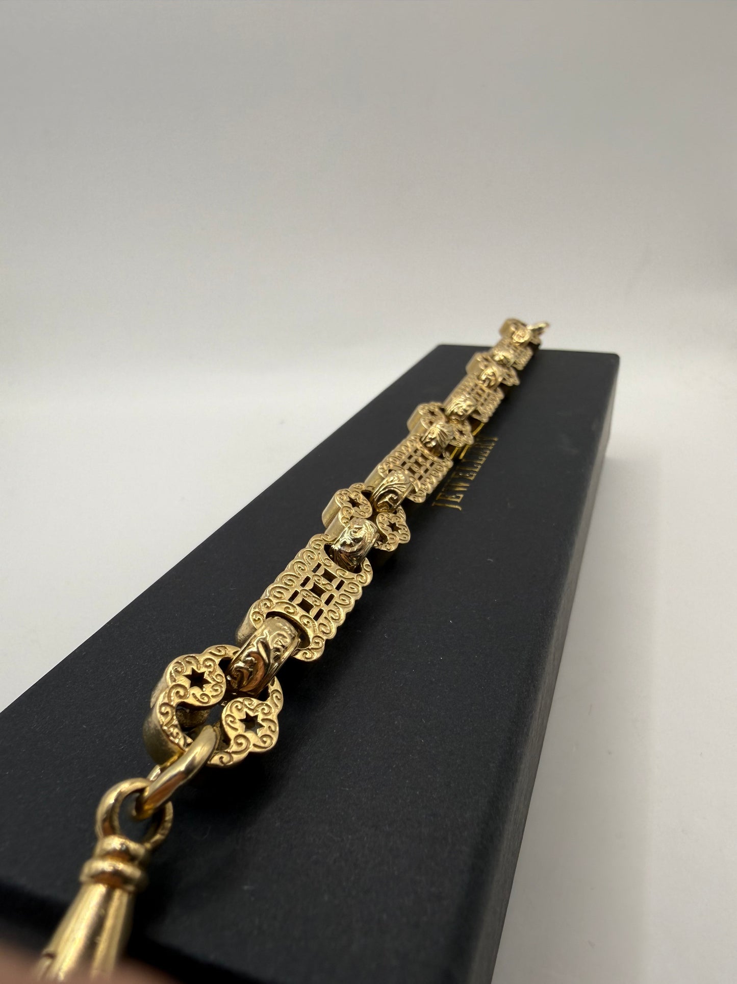 9ct Gold Stars & Bars Bracelet 9.4" 13/14mm 54.1g approx