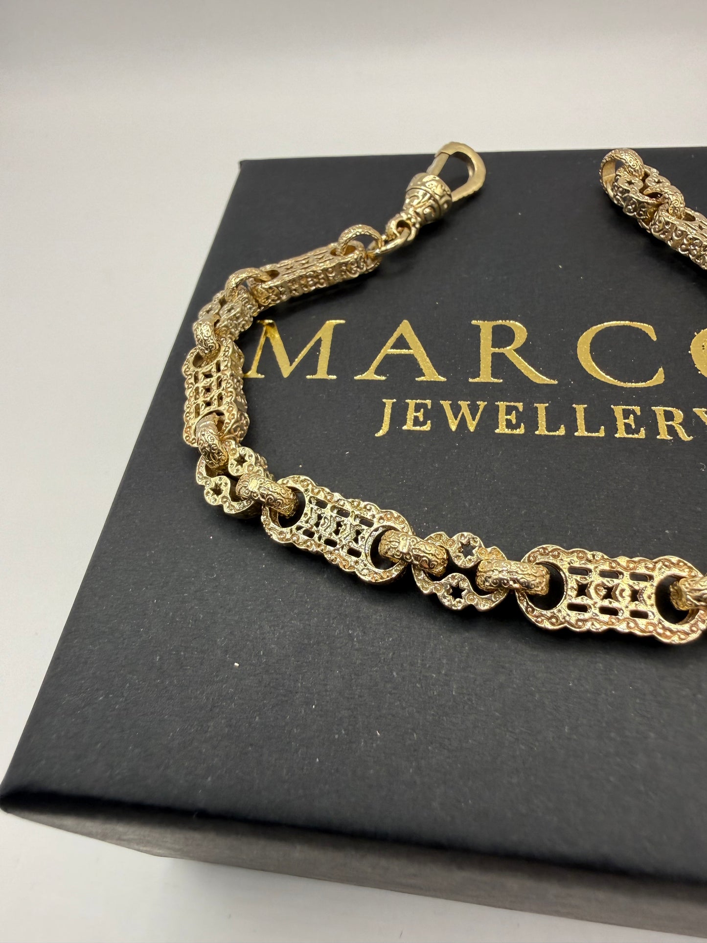 9ct Gold Stars & Bars Bracelet 9" 7mm 23.38g