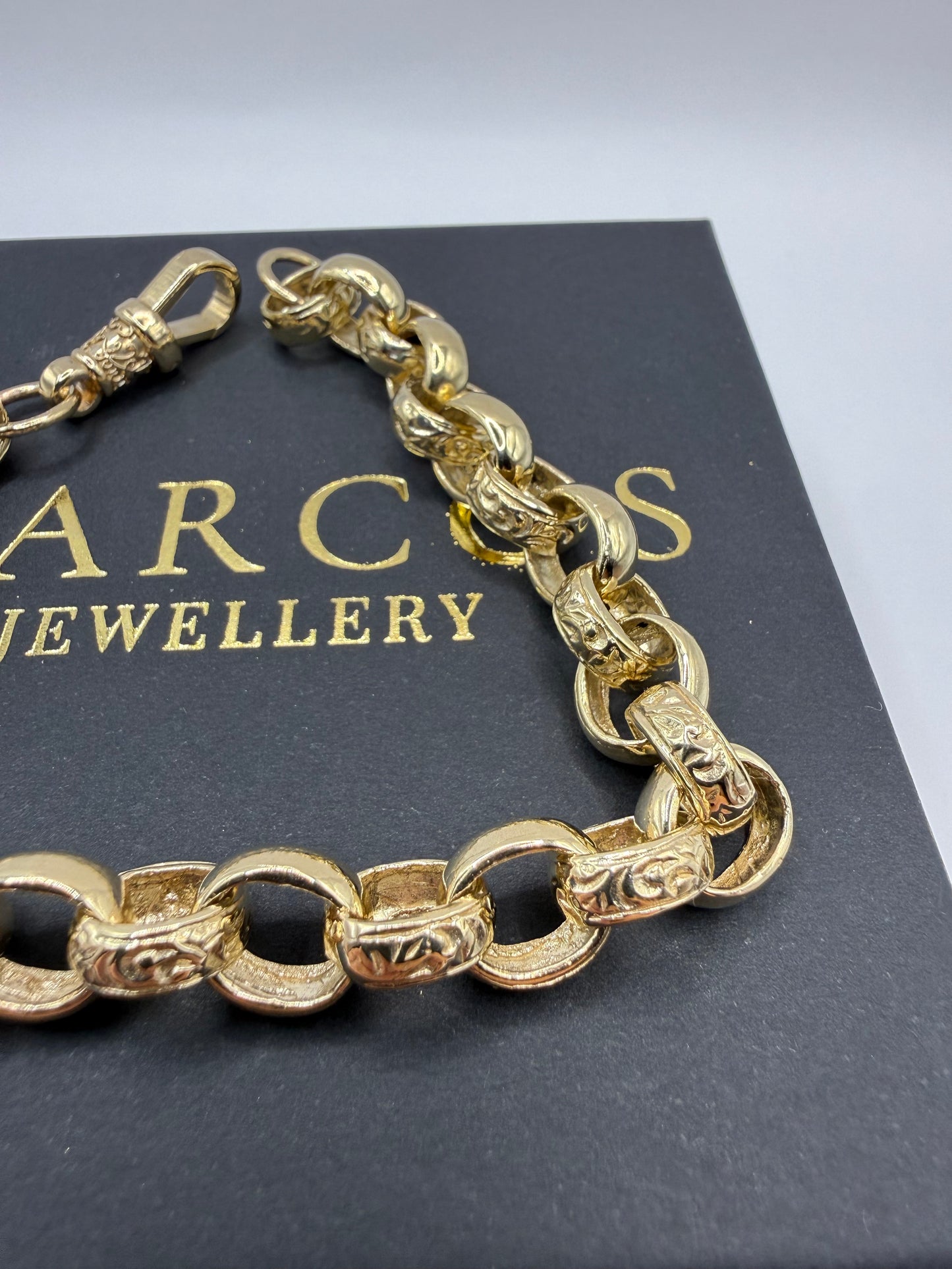 9ct Gold Belcher Bracelet 9.6" 10-11mm 29.1g