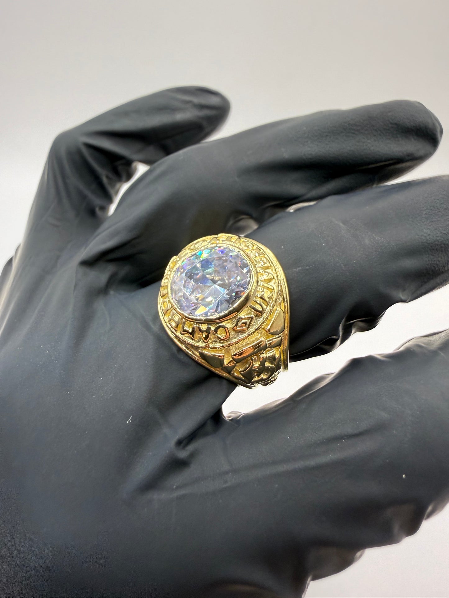 9ct Gold College Ring Size V-W 12.48g