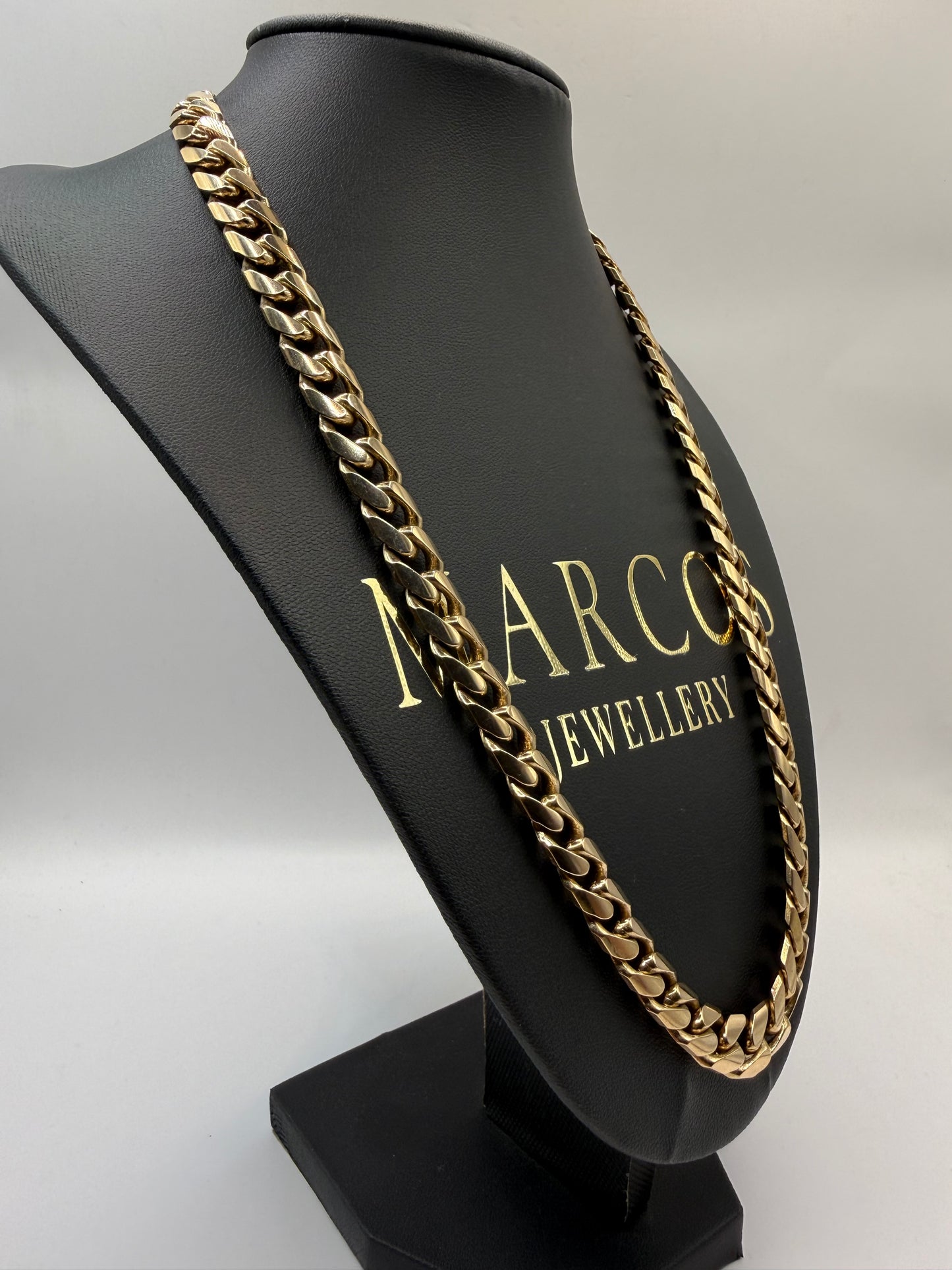 9ct Gold Curb Chain 22" 10mm 124.49g