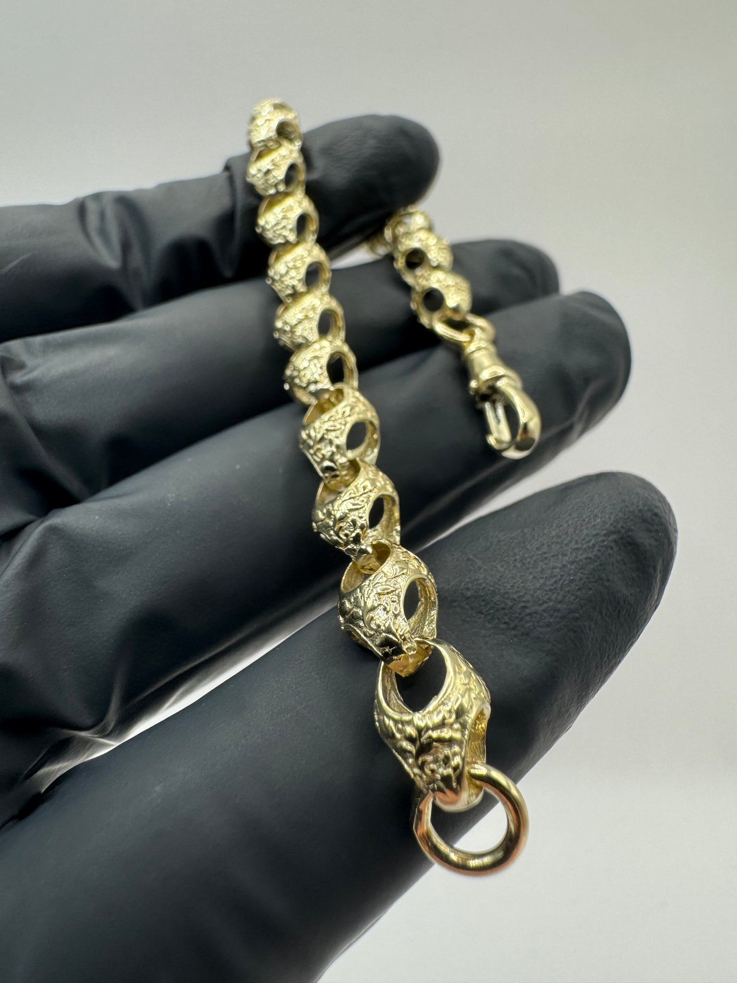 9ct Gold Acorn Bracelet