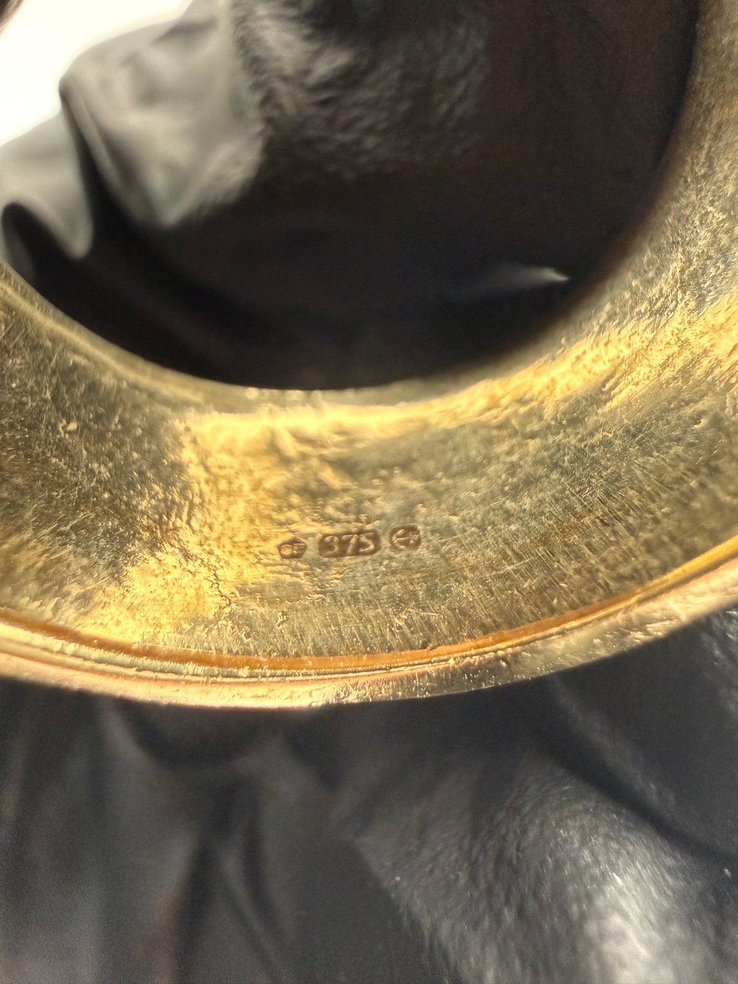 9ct Gold Pyramid Ring Size Z 29.1g