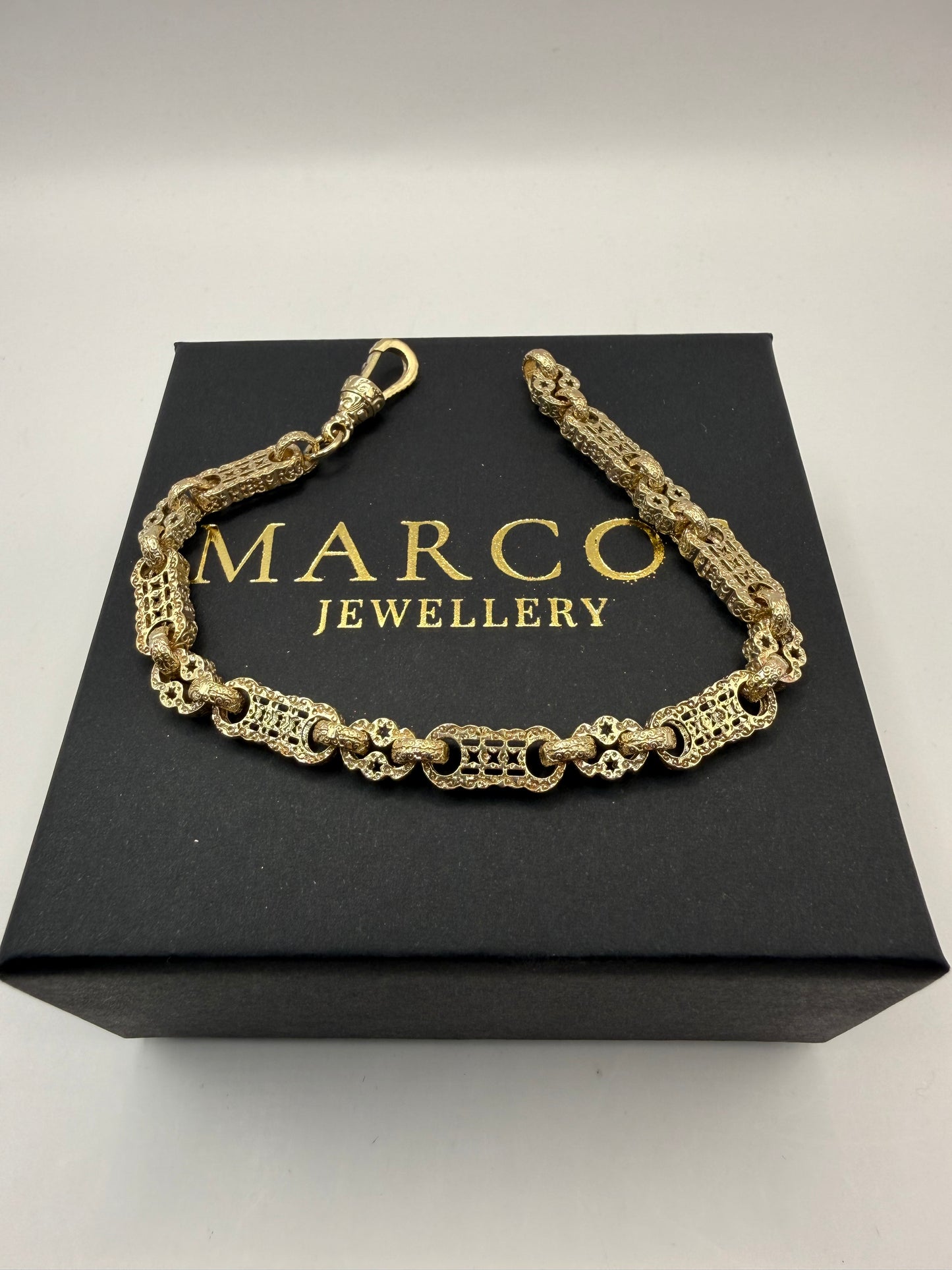 9ct Gold Stars & Bars Bracelet 9" 7mm 23.38g