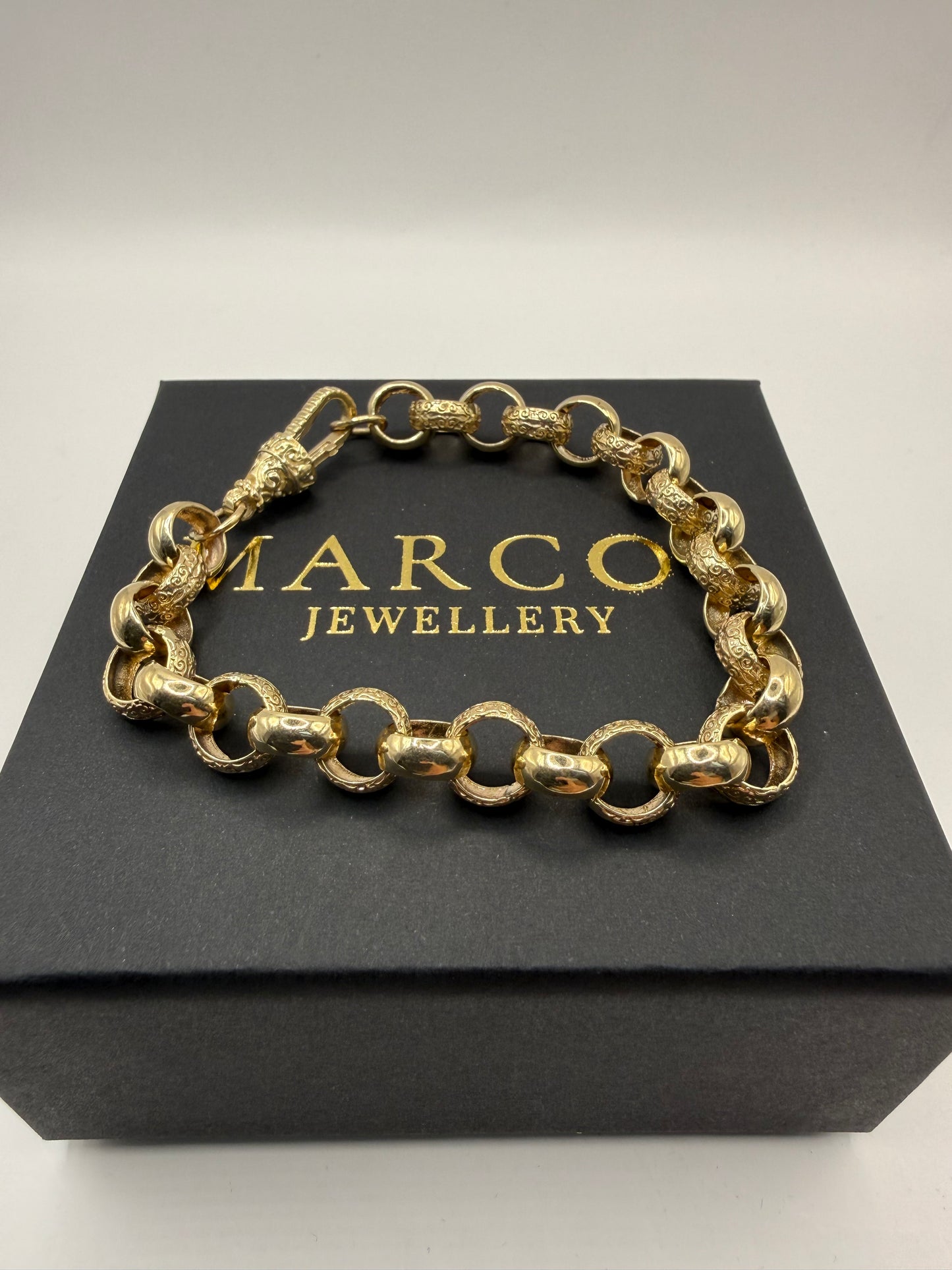 9ct Gold Belcher Bracelet 9" 11mm 25.2g