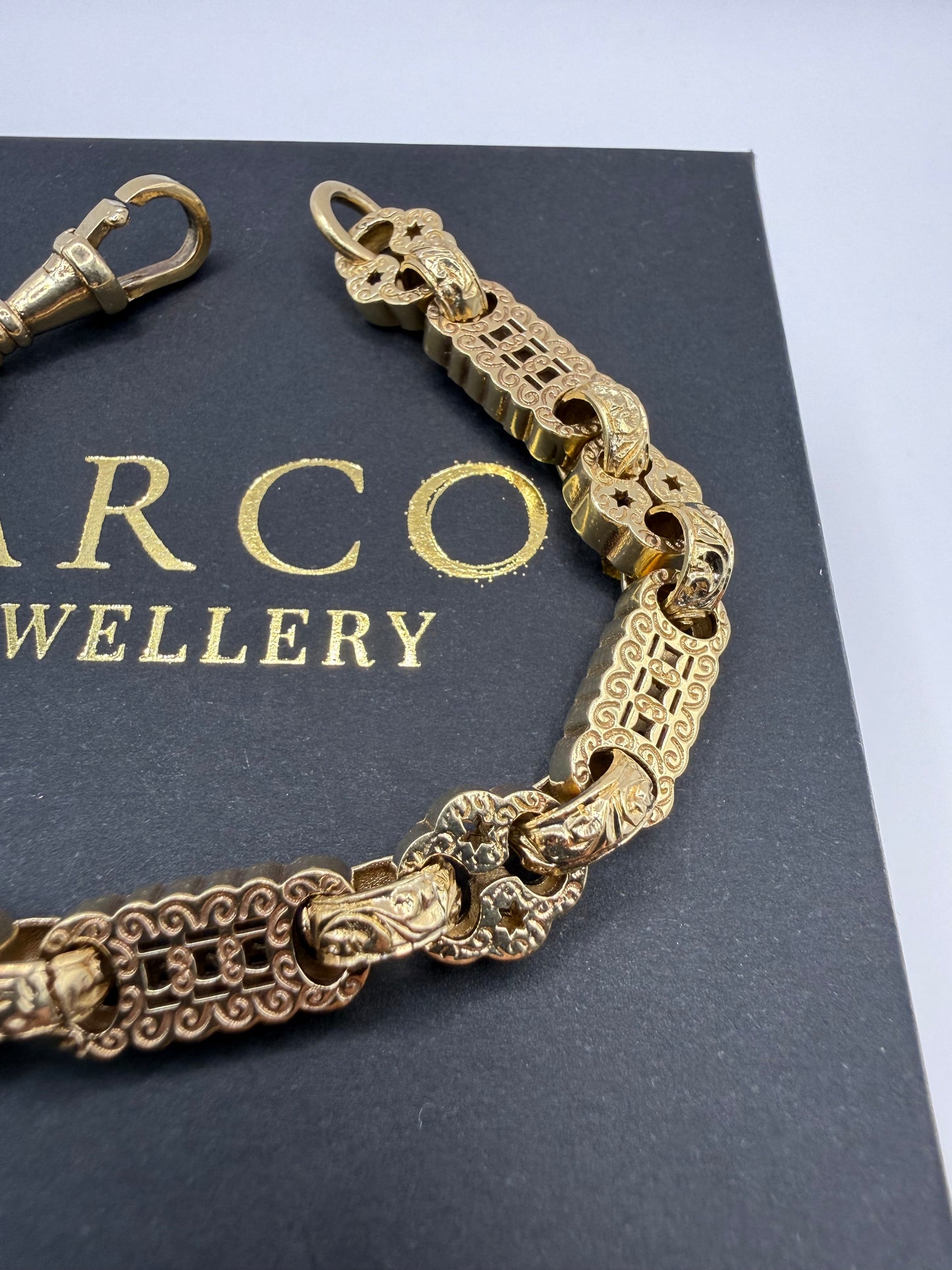 9ct Gold Stars & Bars Bracelet 8.75" 10mm 28.54g